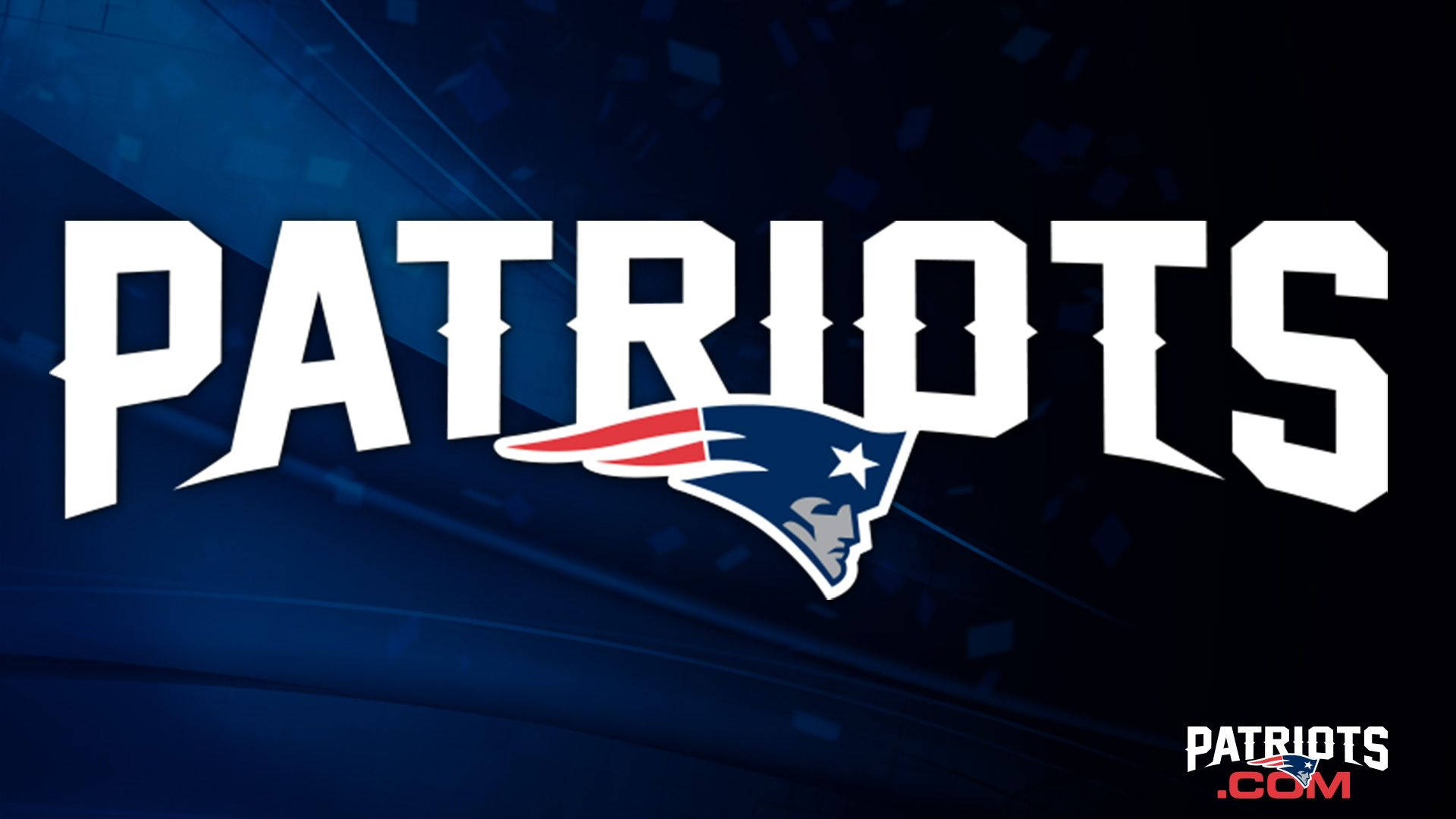 愛國者 桌布 壁紙 — 粗體白色 'PATRIOTS' 文字，隊徽置中，背景為深藍色抽象背景，帶有光線條紋。