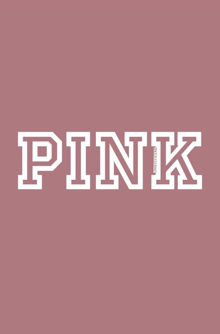 粉紅色 桌布 壁紙 — 粗體白色 'PINK' 文字以方塊字體居中顯示在純色灰玫瑰粉背景上。