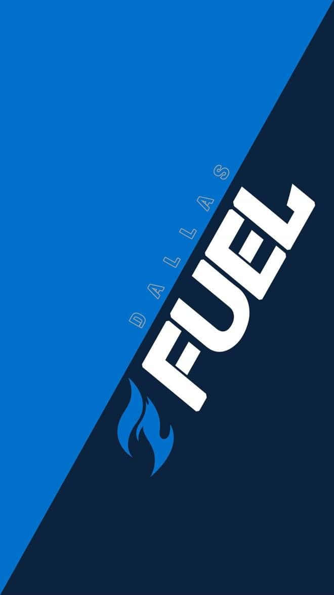 Overwatch League 桌布 壁紙 — 粗體白色文字 'FUEL' 和 'DALLAS' 對角線橫跨分裂的藍色和深藍色背景，帶有火焰標誌。