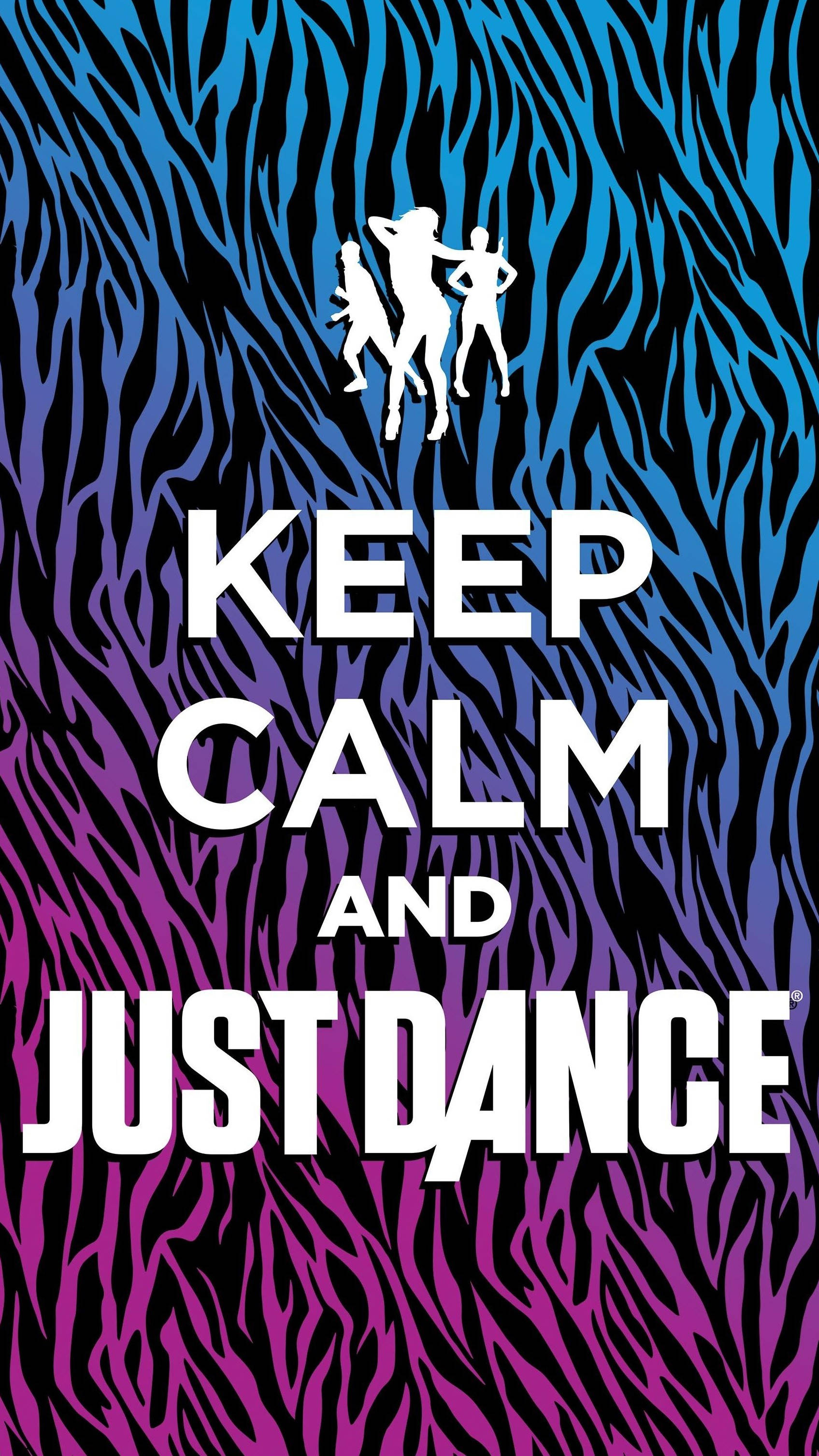 舞蹈 桌布 壁紙 — 粗體白色文字「KEEP CALM AND JUST DANCE」出現在充滿活力的藍紫色斑馬紋背景上，並帶有舞者剪影。