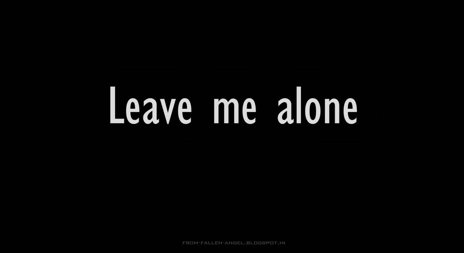 黑白 桌布 壁紙 — 粗體白色文字「Leave me alone」居中顯示在純黑色背景上。
