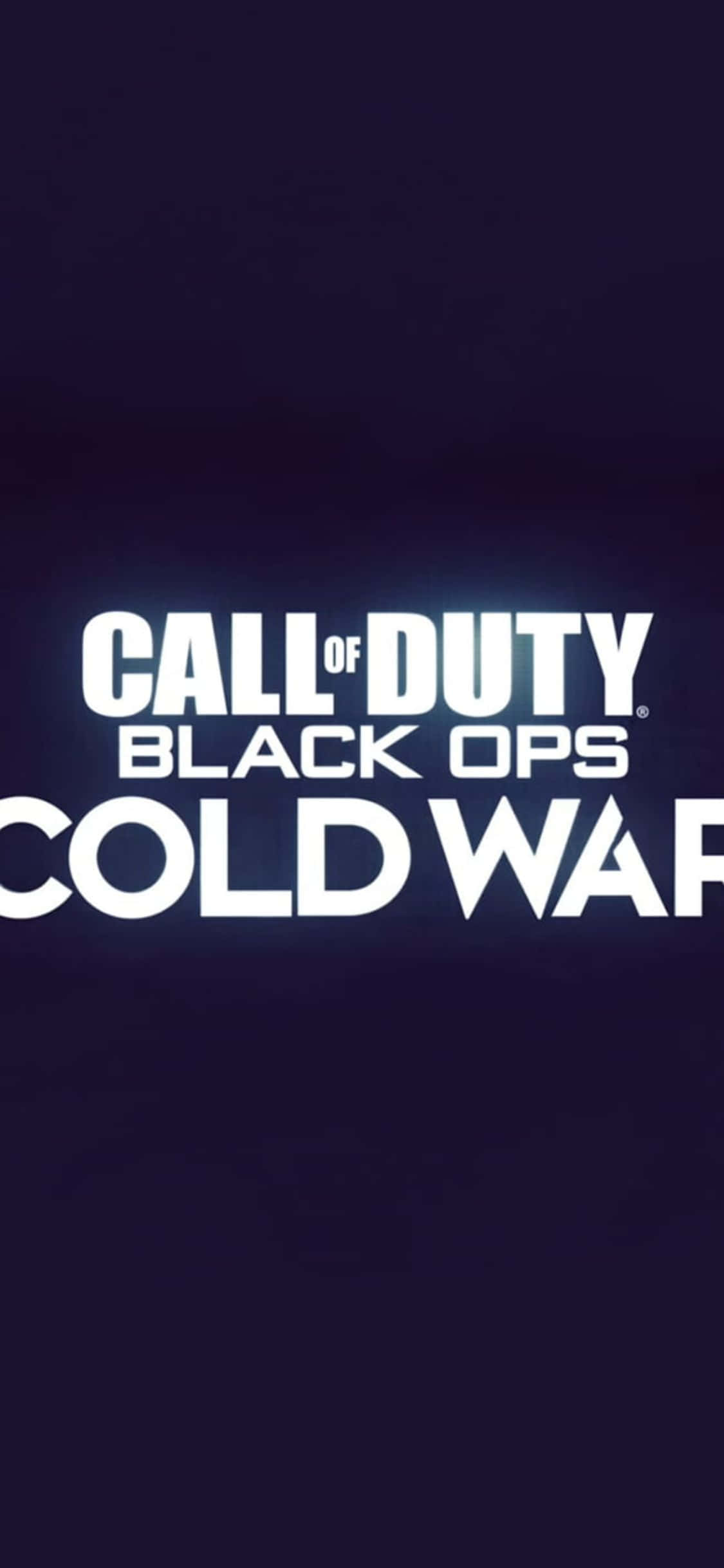 電玩遊戲 桌布 壁紙 — 粗體白色文字在深藍色漸變背景上寫著 Call of Duty Black Ops Cold War。