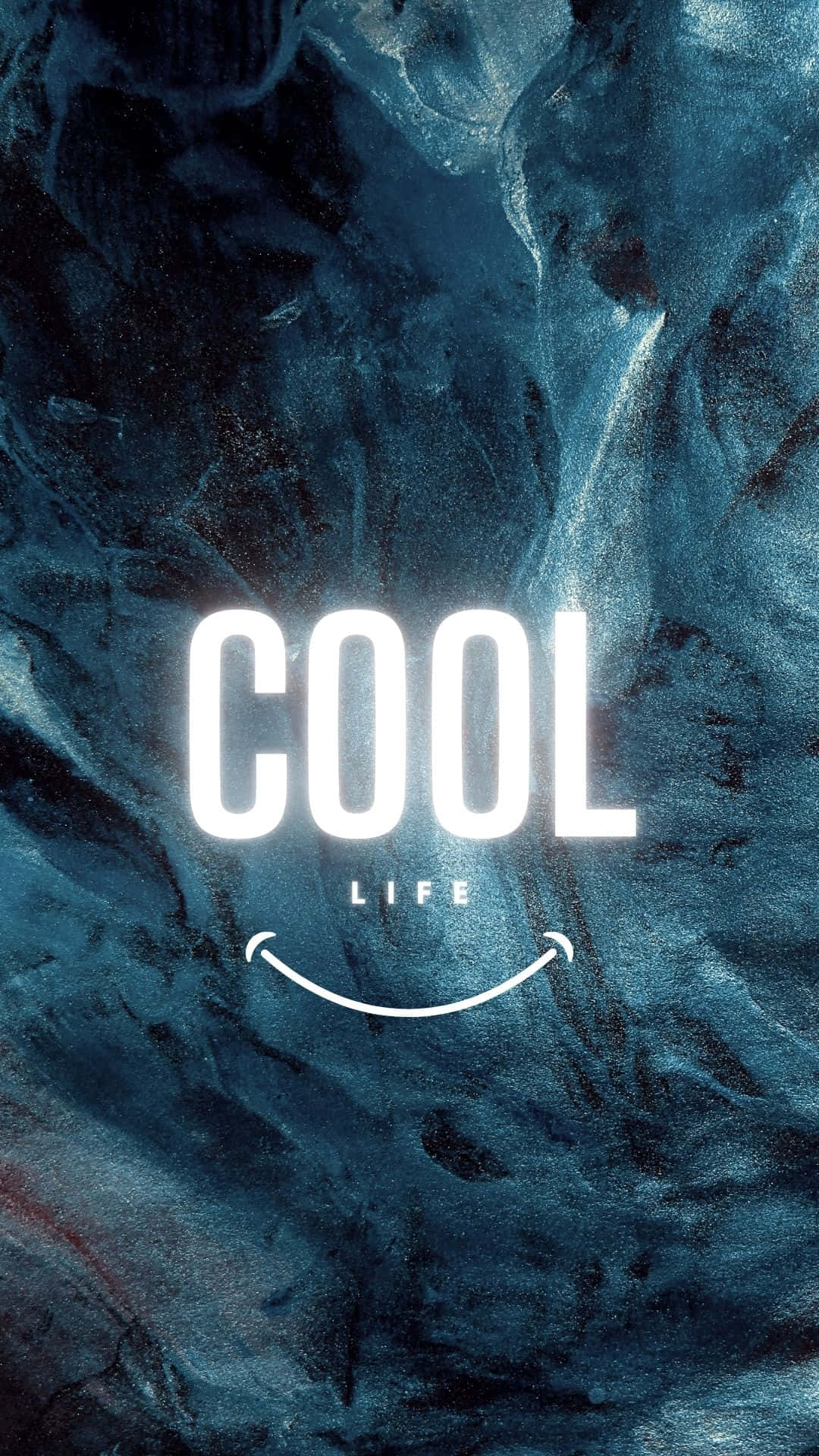 酷 桌布 壁紙 — 粗體白色文字寫著「COOL LIFE」，下方有一個笑臉，背景是帶紋理的深藍色大理石紋。
