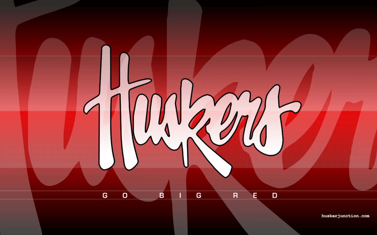 桌布 壁紙 — 粗體白色草書 'Huskers' 文字主導了漸變紅色背景，帶有模糊的重複標誌圖案，下方有 'GO BIG RED'。