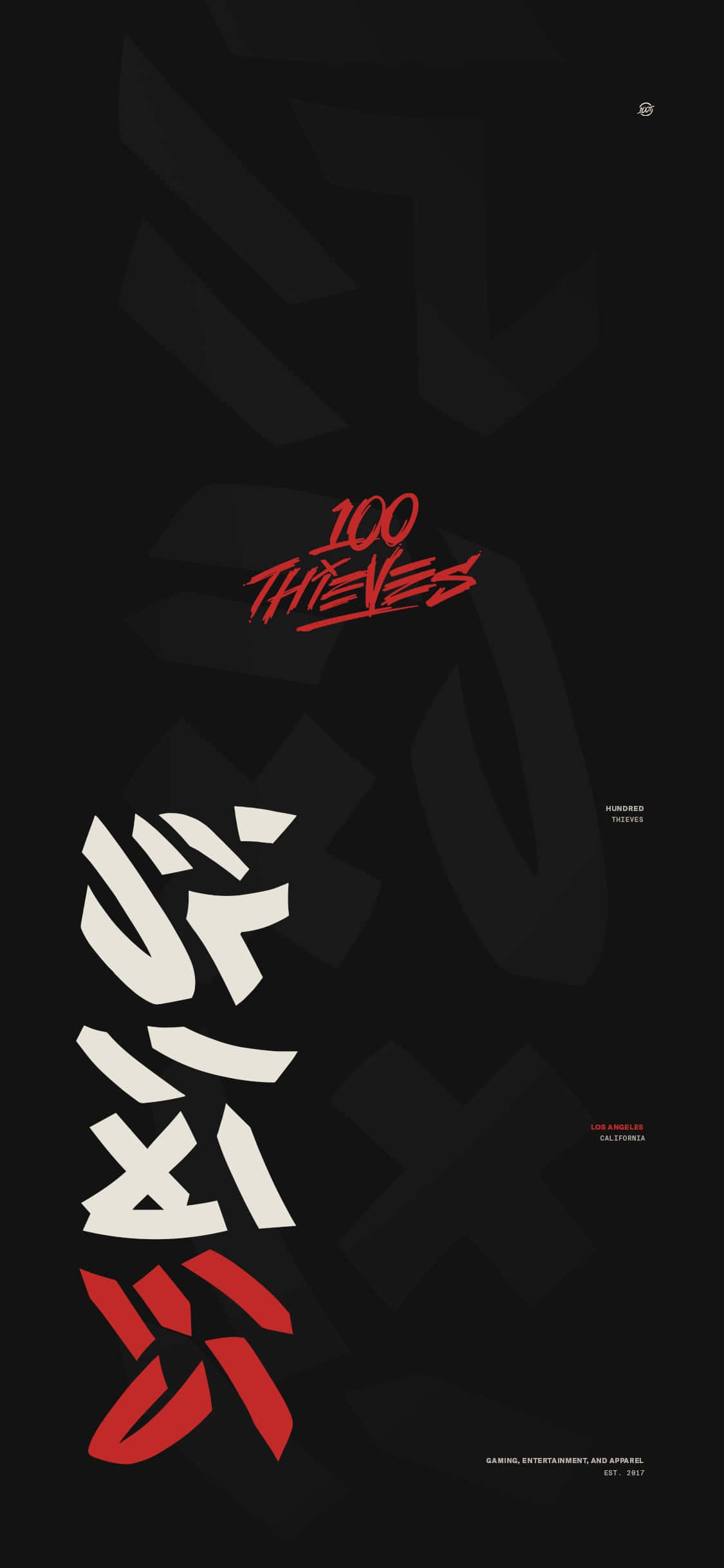 100 Thieves 桌布 壁紙 — 粗體紅色和白色風格文字在深色抽象幾何背景上顯示 100 THIEVES。