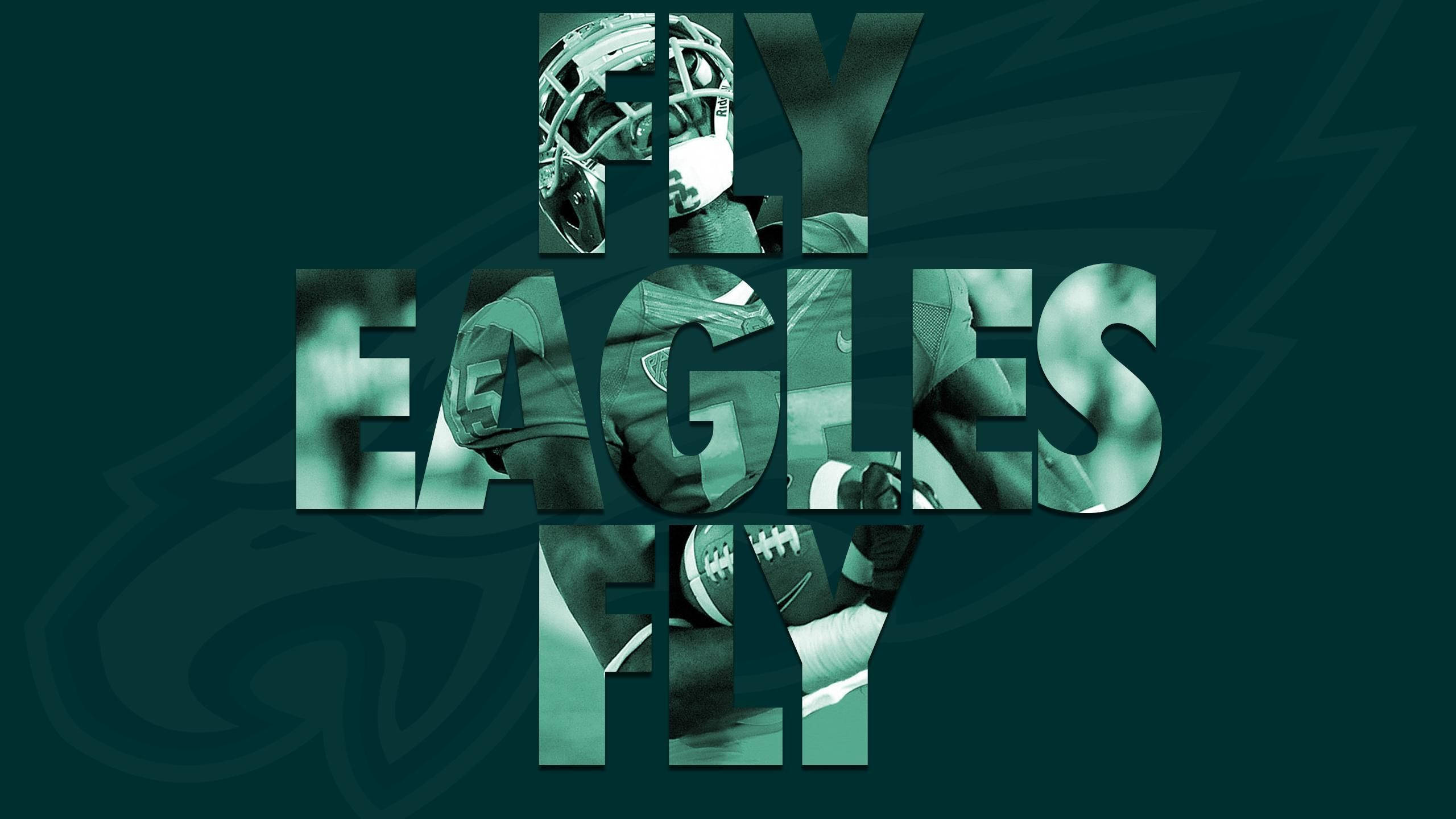費城老鷹 桌布 壁紙 — 粗體綠色文字 'FLY EAGLES FLY' 在深青色背景上形成圖形，每個字母內有美式足球員圖像。