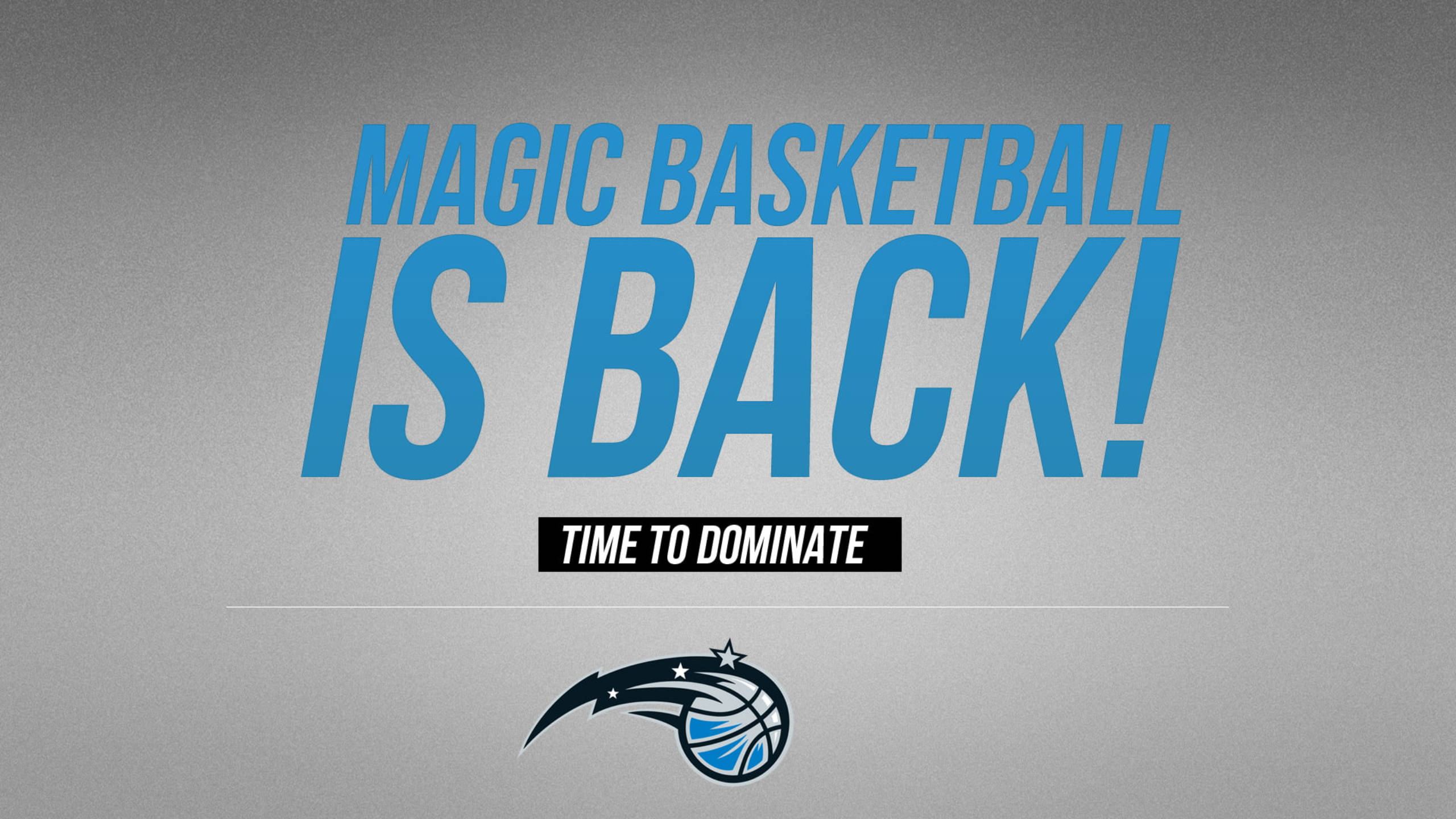 Orlando 桌布 壁紙 — 粗體藍色文字在紋理灰色背景上宣佈「MAGIC BASKETBALL IS BACK!」，位於奧蘭多魔術隊標誌上方。