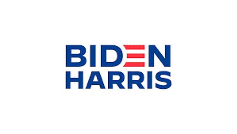 桌布 壁紙 — 粗體藍色文字顯示「BIDEN HARRIS」，BIDEN 中的 E 被紅色條紋取代，背景為純白色。