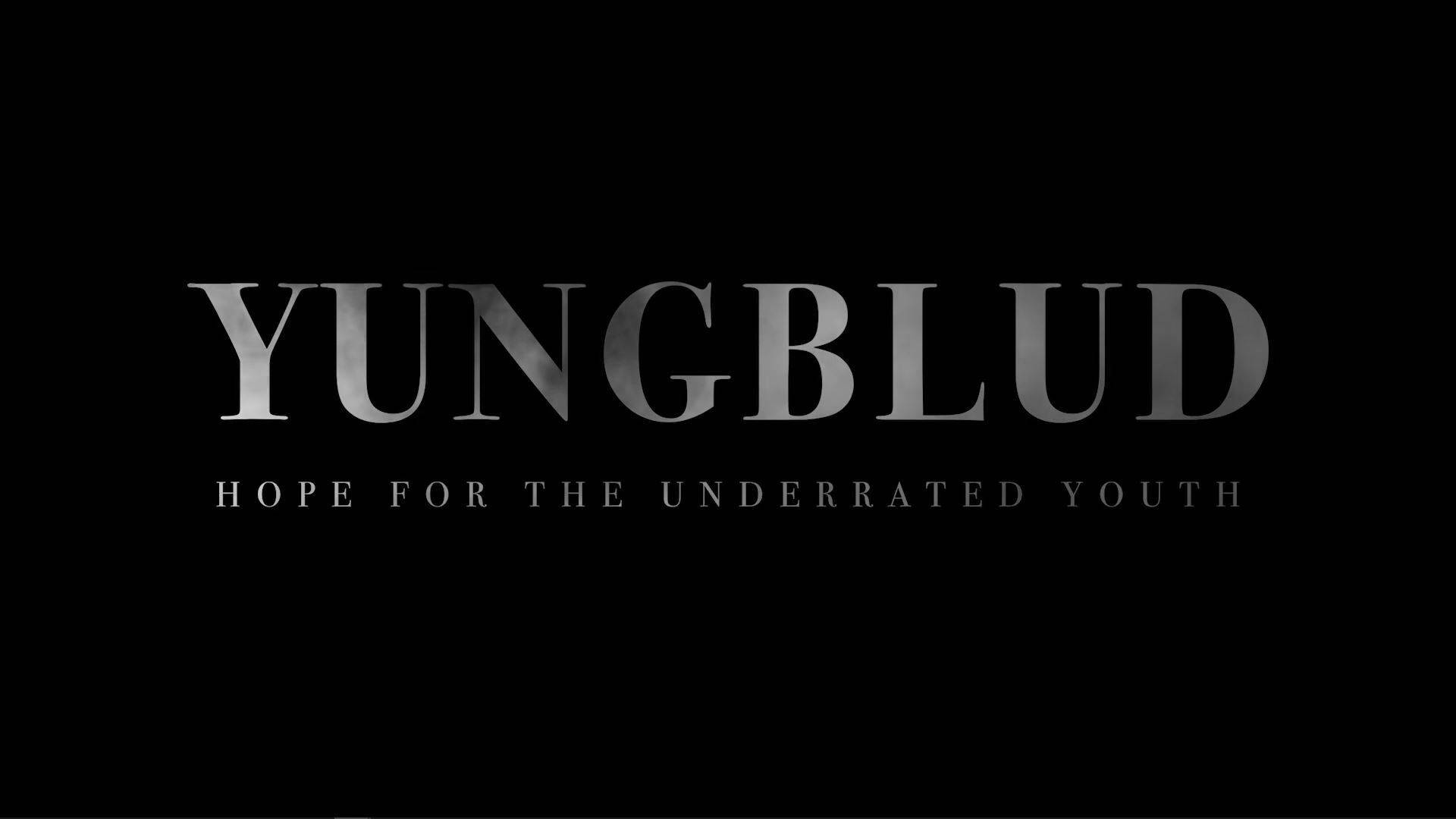 Yungblud 桌布 壁紙 — 粗體金屬銀色文字在純黑色背景上顯示 YUNGBLUD 和 HOPE FOR THE UNDERRATED YOUTH。