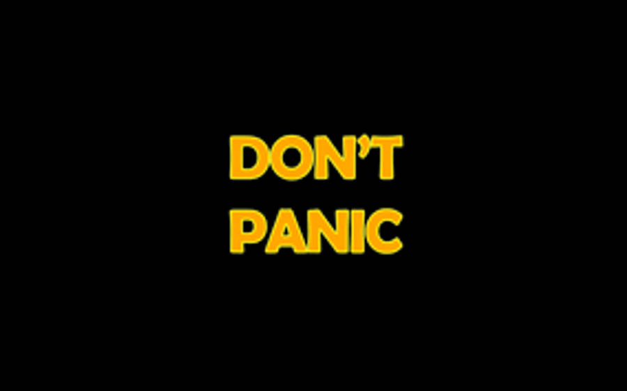 Panic 桌布 壁紙 — 粗體黃色文字「DON'T PANIC」居中顯示在純黑色背景上。