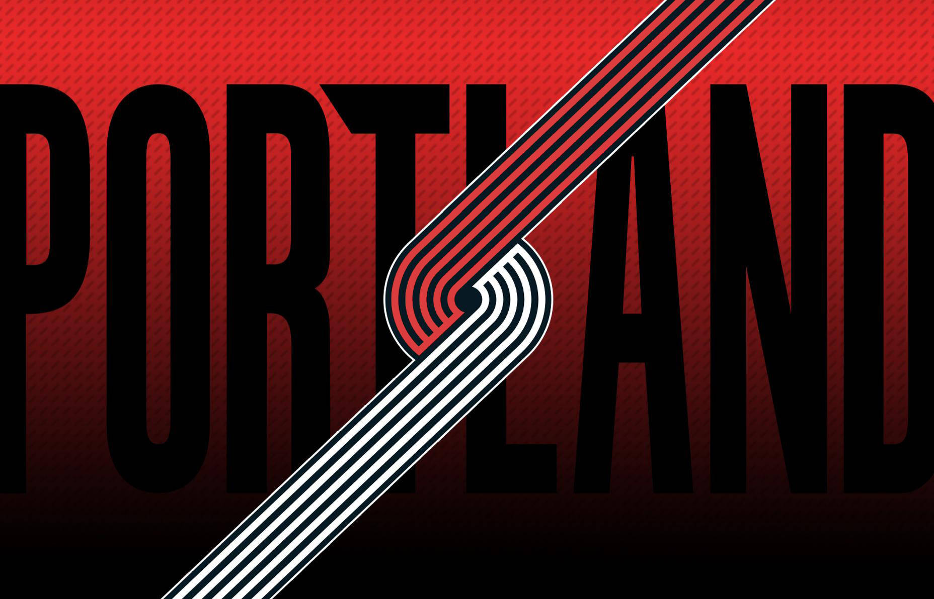 Trail 桌布 壁紙 — 粗體黑色「PORTLAND」文字，紅色漸變背景，動感條紋標誌斜向切割。