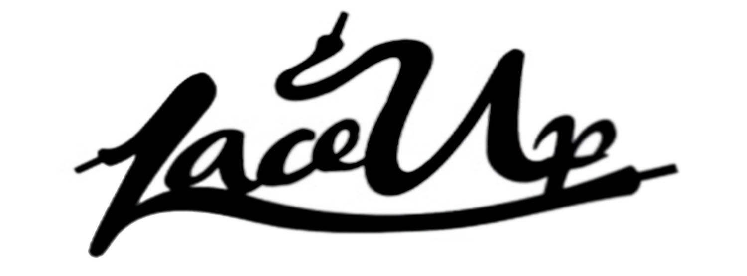 Lace 桌布 壁紙 — 粗體黑色草書字體寫著「Lace Up」，鞋帶形成字母U，背景為純白色。