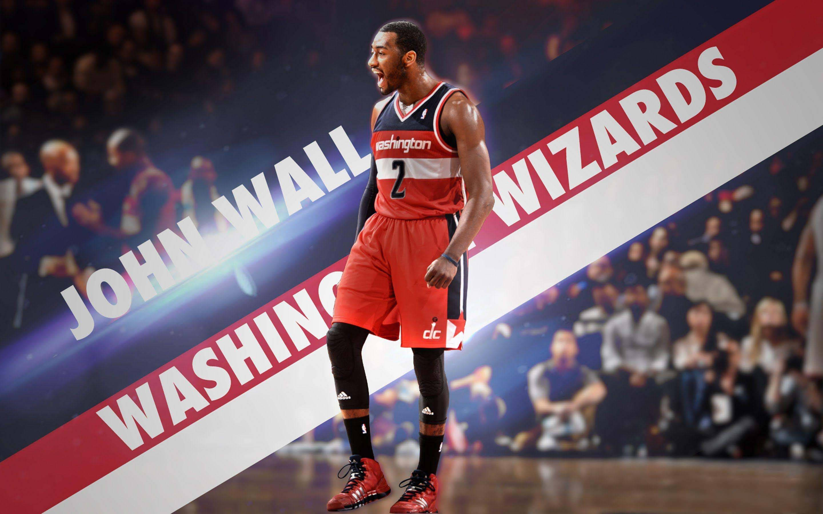 John Wall 桌布 壁紙 — 約翰·沃爾身穿華盛頓巫師球衣，在明亮的場館燈光下於籃球場上張開雙臂慶祝。