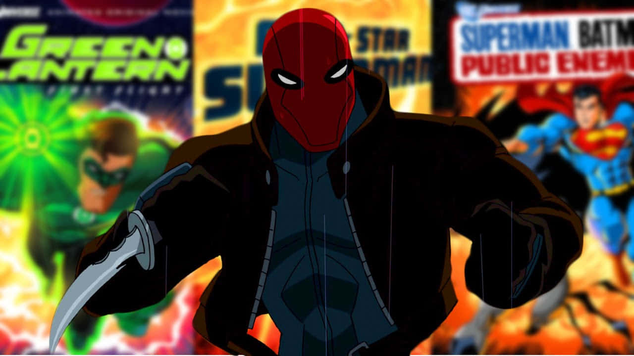 Animated Superhero Movies 桌布 壁紙 — 紅頭罩站在雨中手持刀刃，身後超級英雄海報閃耀光芒。
