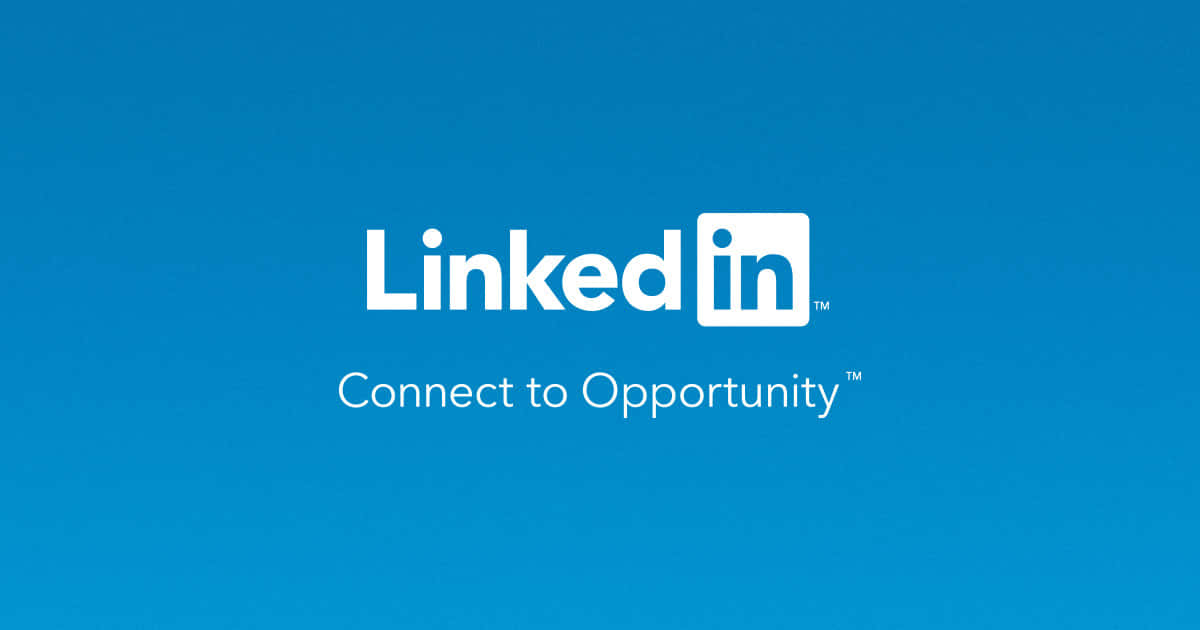 Linkedin 桌布 壁紙 — 純藍色背景上的白色文字LinkedIn標誌，下方附有標語「Connect to Opportunity」。