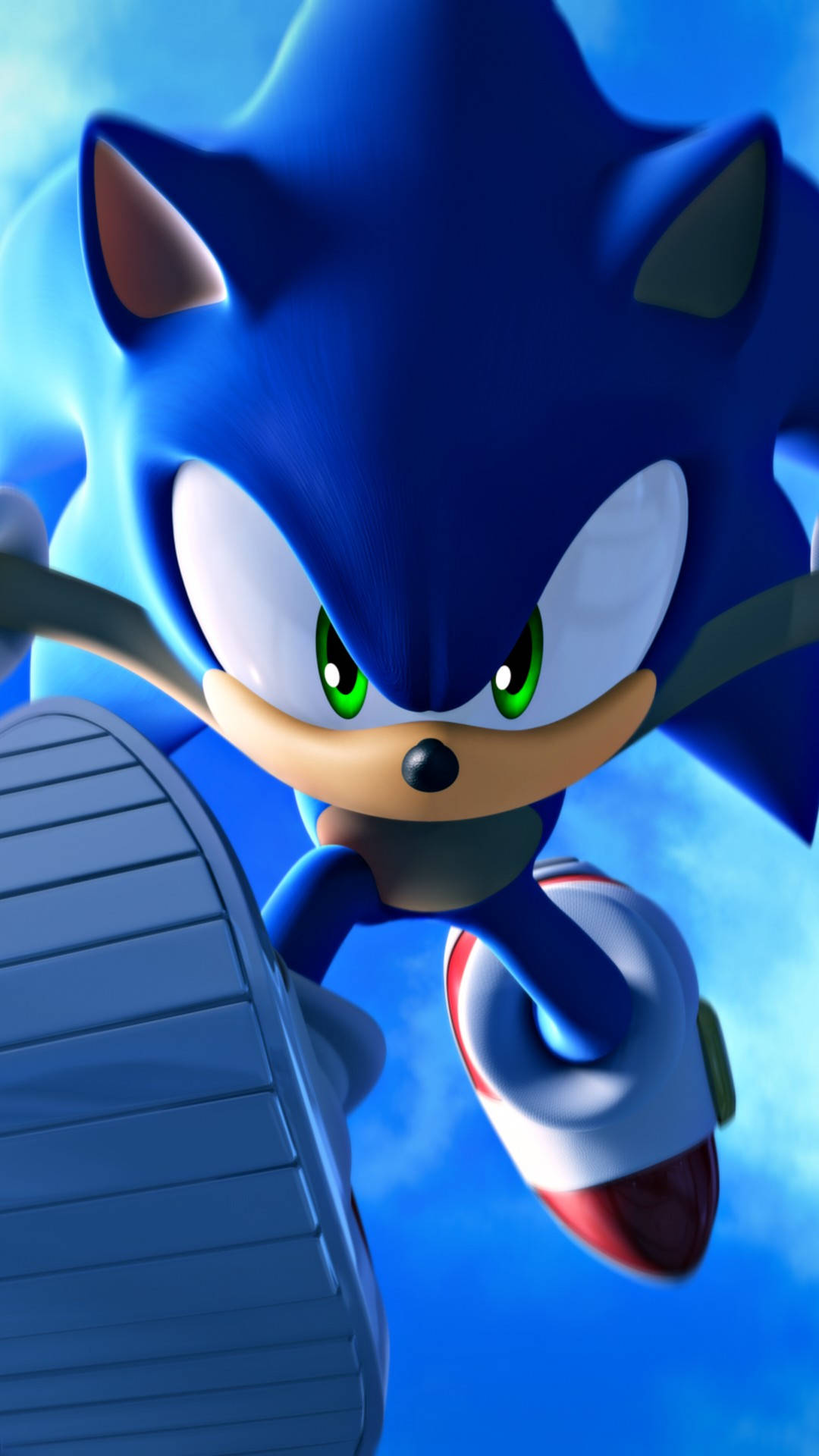Cool Sonic 桌布 壁紙 — 索尼克向前衝刺，帶著強烈的綠色眼睛，背景是動態的藍色動態模糊效果。