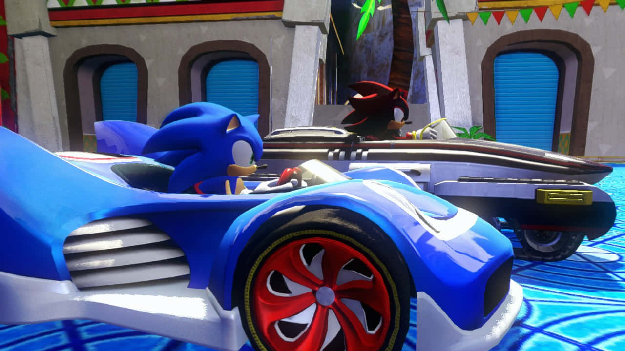 Sonic And All-stars Racing Transformed 桌布 壁紙 — 索尼克在充滿活力的熱帶賽道上駕駛一輛藍白相間、紅色輪胎的跑車飛馳。