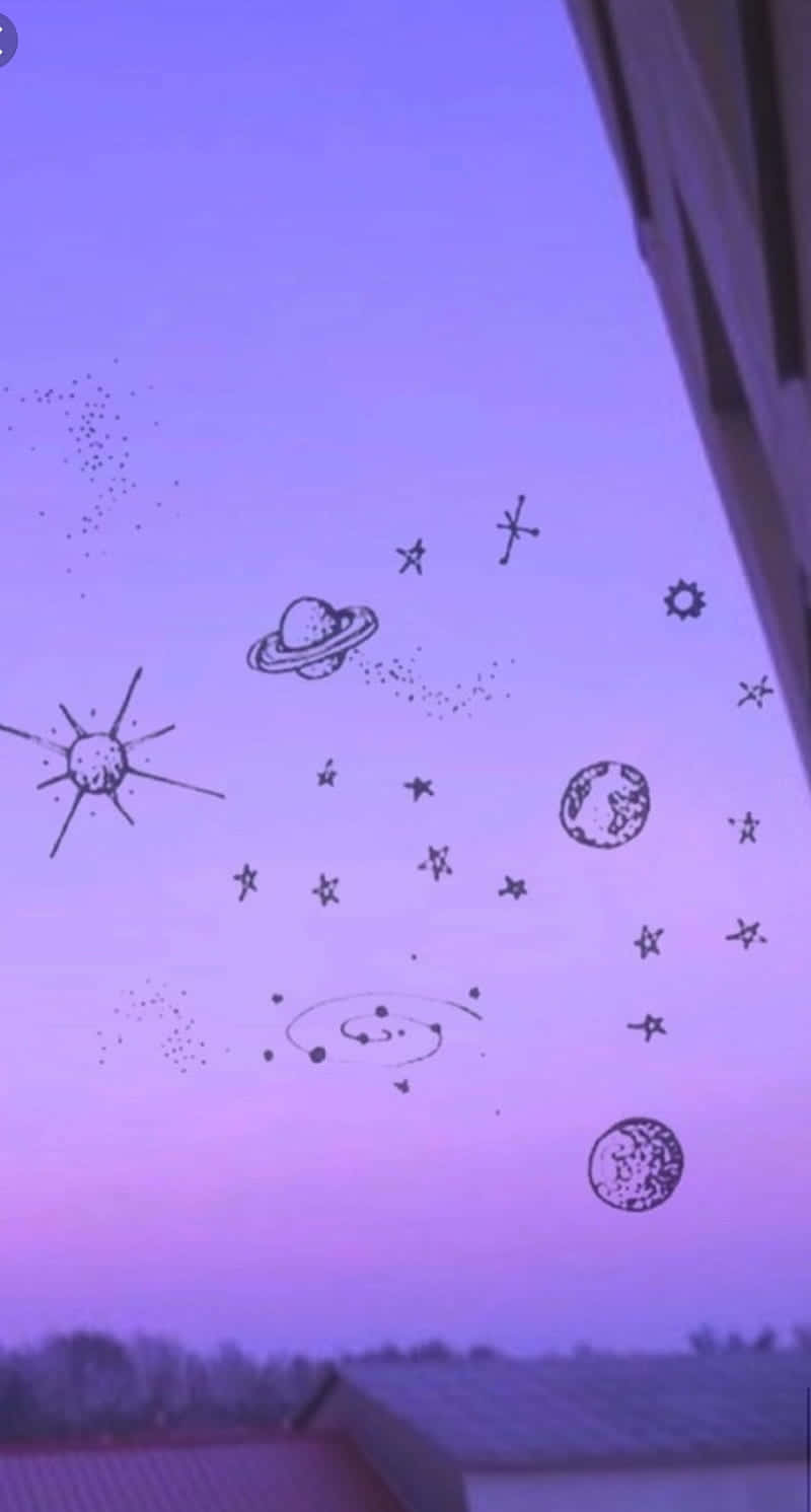 iPhone 桌布 壁紙 — 紫色的黃昏天空，上面有手繪的太空塗鴉，像是行星、星星和太陽，漂浮在屋頂上方。