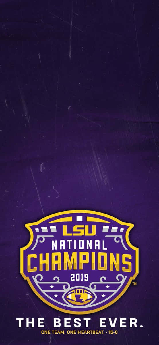 桌布 壁紙 — 紫色紋理桌布，印有LSU National Champions 2019標誌，搭配粗體黃色文字與標語。