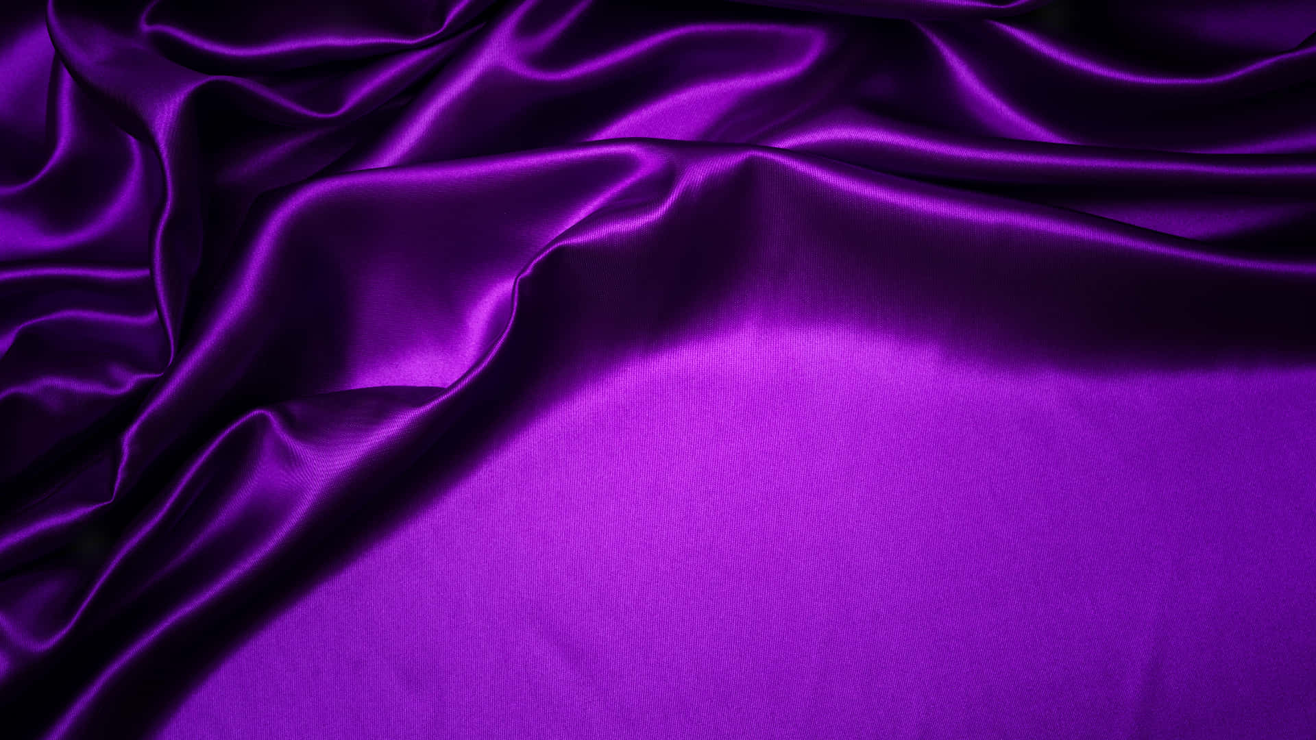 紫色緞面背景，紋理光滑 壁紙