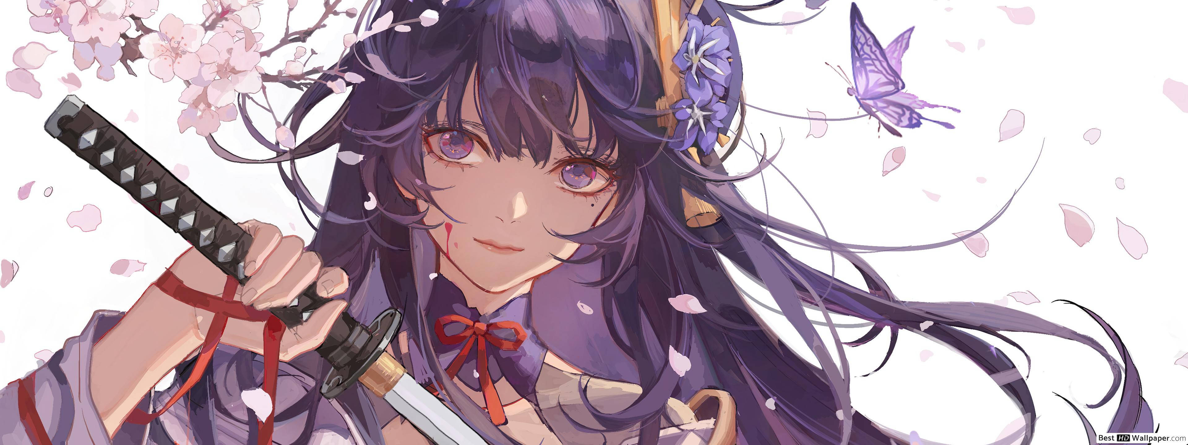 Raiden 桌布 壁紙 — 紫髮動漫少女手持武士刀站在櫻花樹下，附近有蝴蝶飛舞。