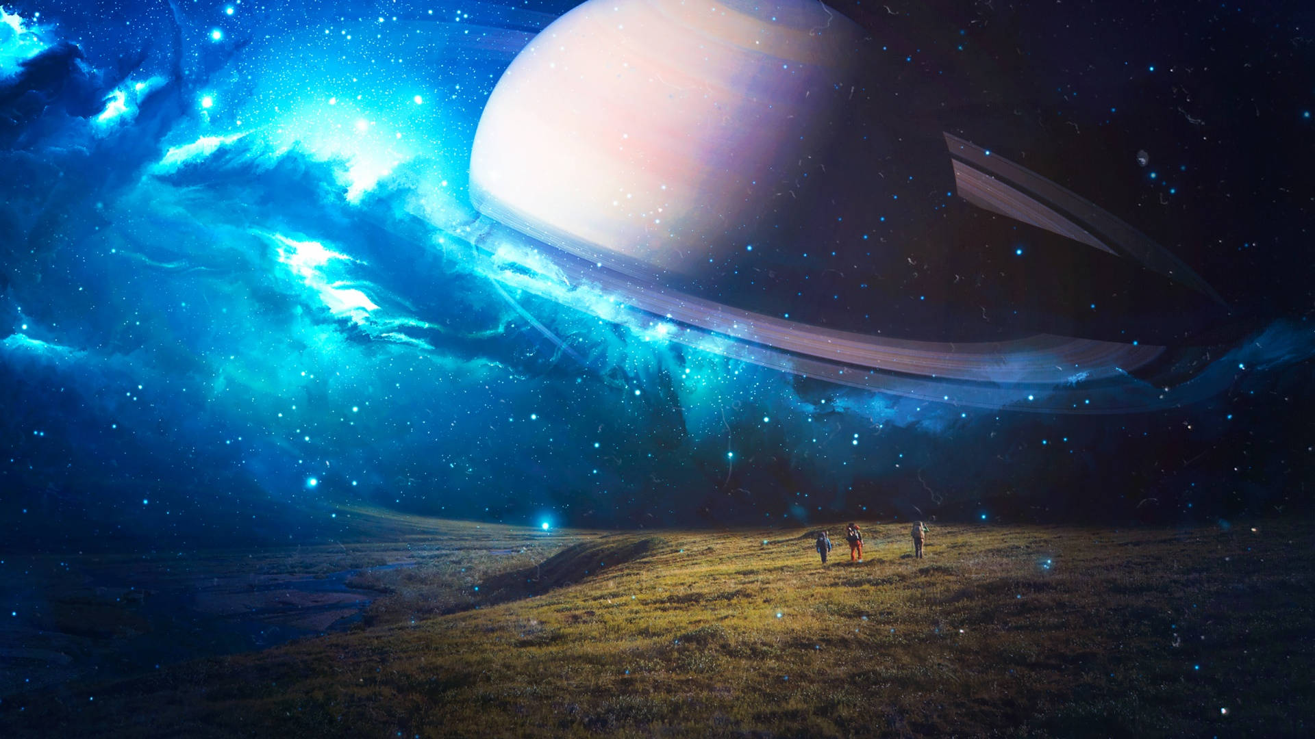 Aesthetic Galaxy 桌布 壁紙 — 細小的人物站在長滿草的平原上，下方是一個巨大的環狀行星，在充滿活力的藍色星雲中閃耀。