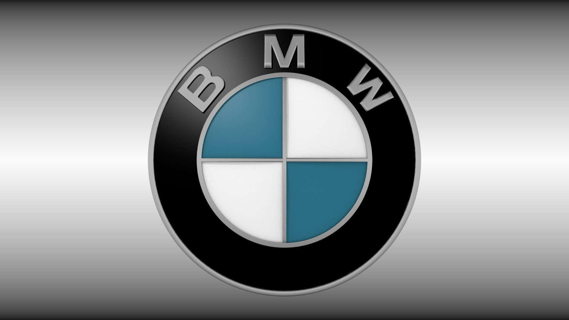 Bmw Logo 桌布 壁紙 — 經典BMW標誌，藍白四象限居中於金屬漸變背景上。