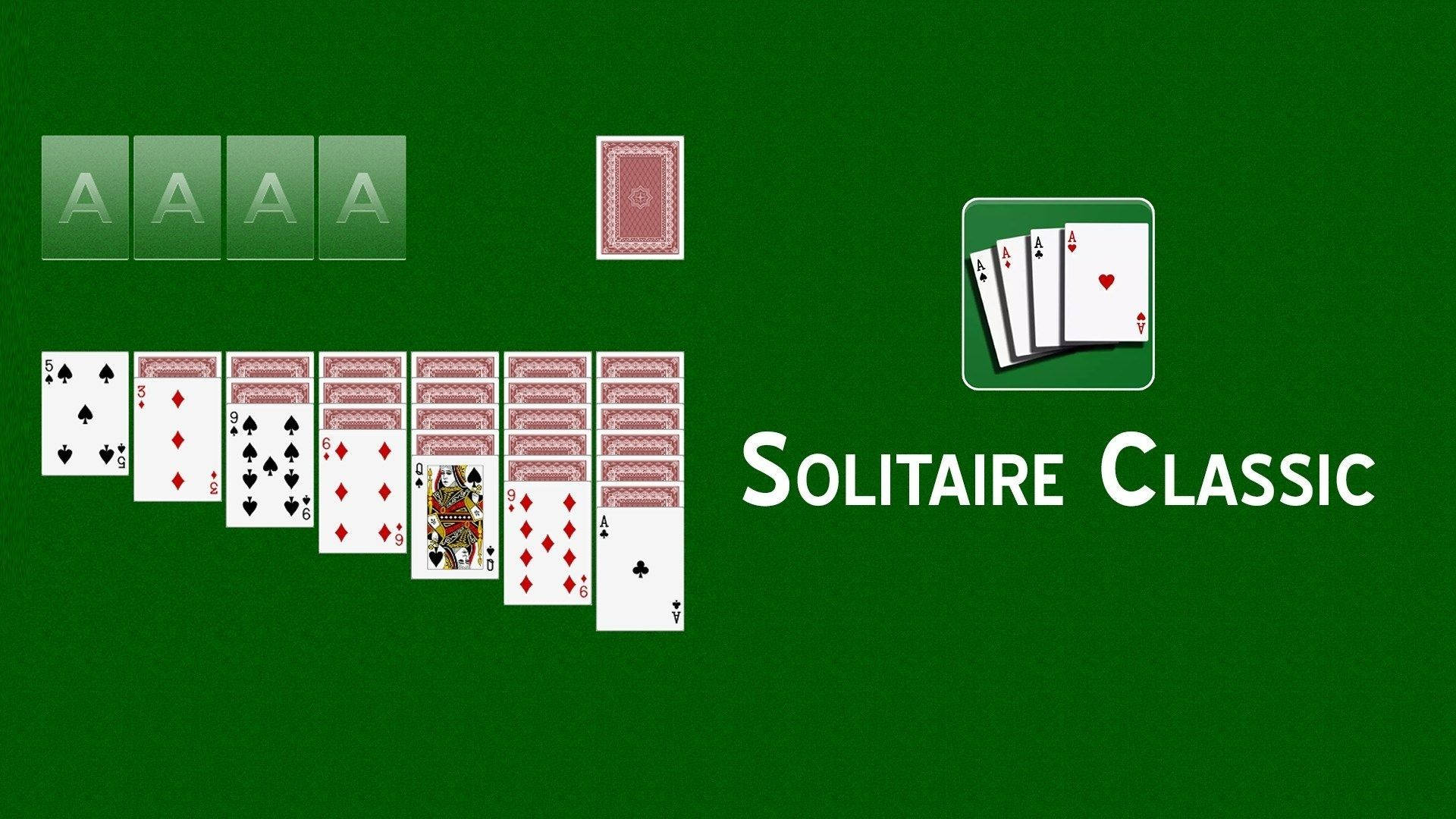Solitaire 桌布 壁紙 — 經典接龍紙牌遊戲佈局，綠色氈墊背景，四張Ace和面朝上的紙牌排列好以供遊戲。
