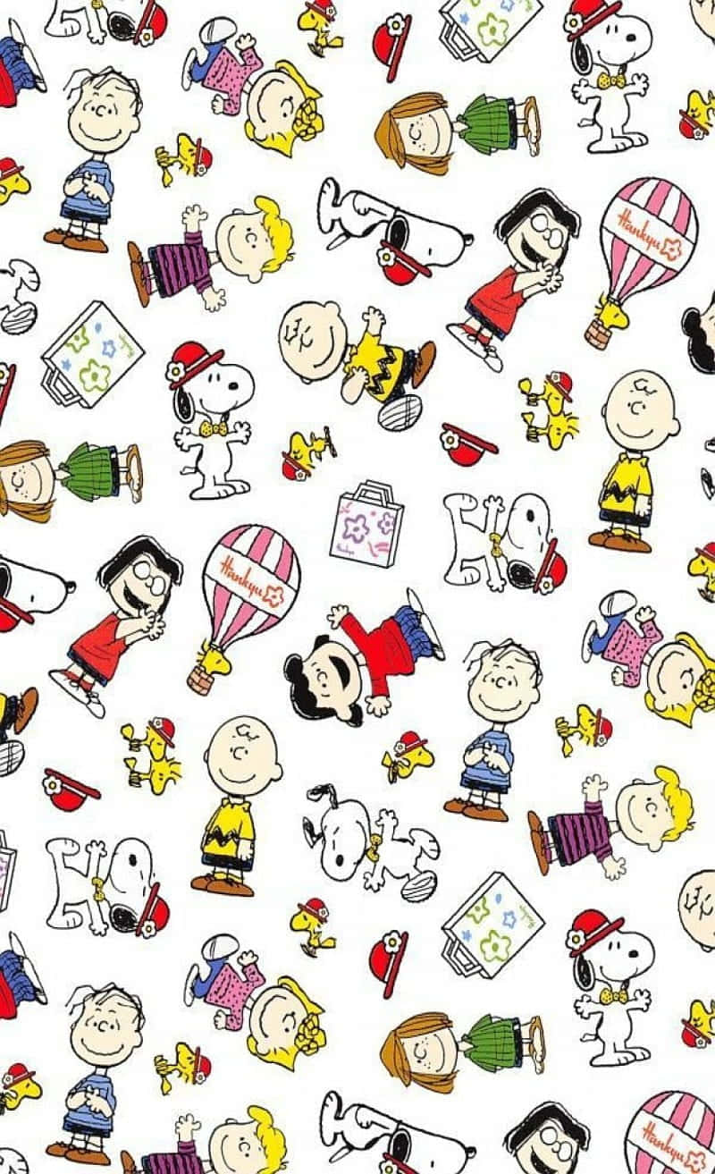 Charlie Brown Birthday 桌布 壁紙 — 經典花生漫畫角色如史努比和查理布朗在白底上以歡樂卡通姿勢重複的圖案。