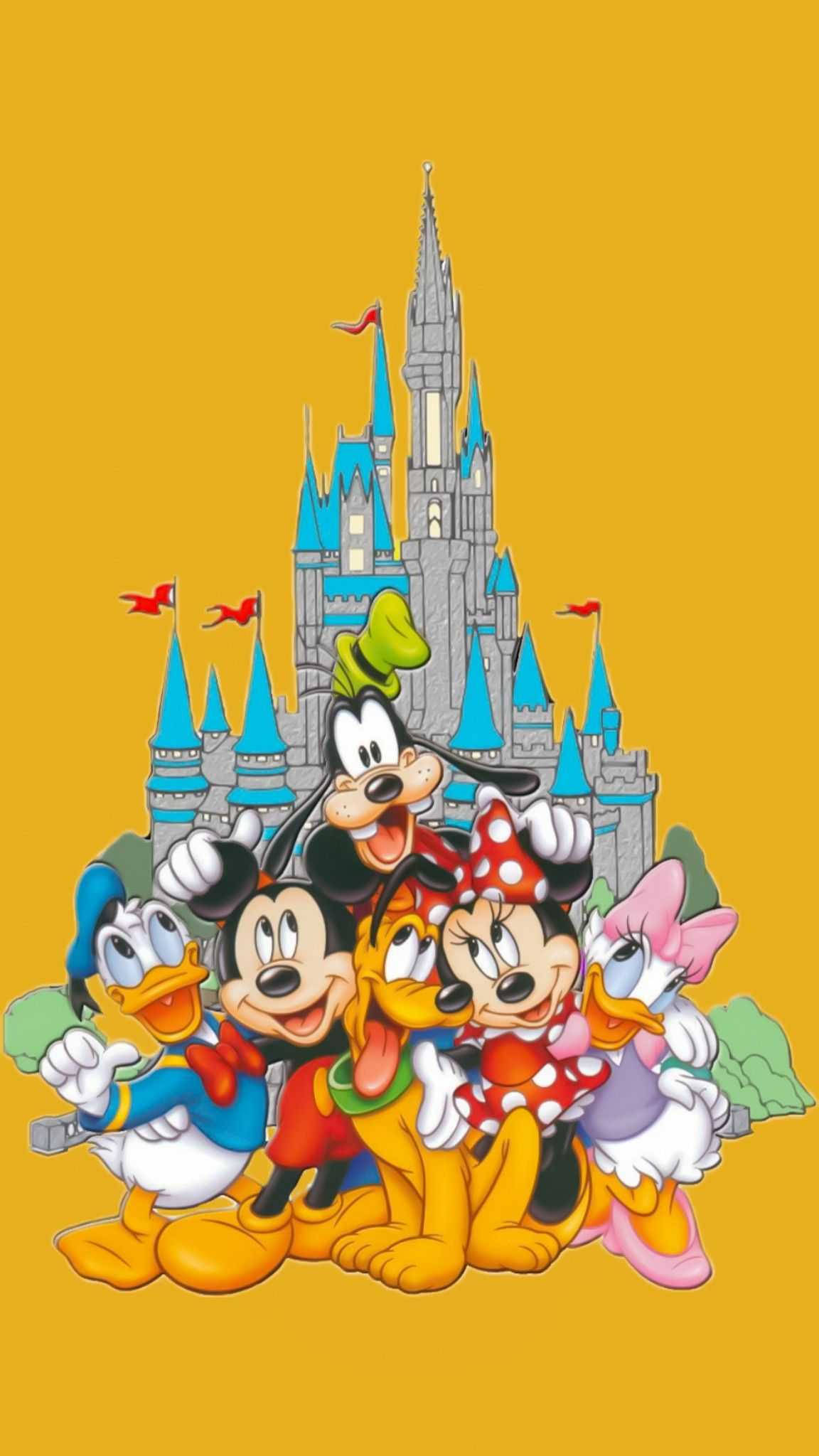 Disneyland Castle 桌布 壁紙 — 經典迪士尼角色在藍色尖塔城堡前歡樂地聚集，背景為純黃色。