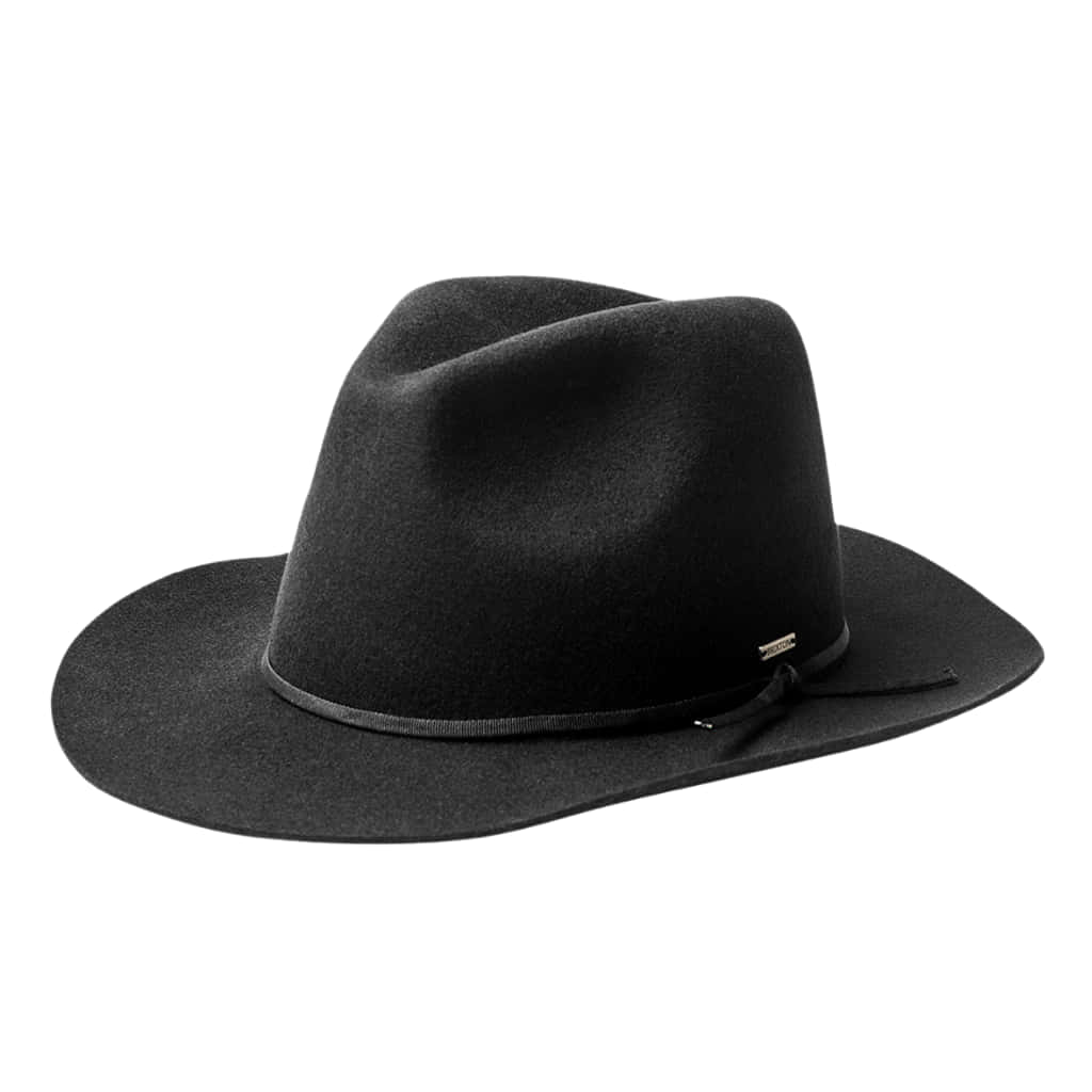 Cowboy Hat 桌布 壁紙 — 經典黑色氈絨紳士帽，配有深色帶子和扣環，孤立在純白色背景上。