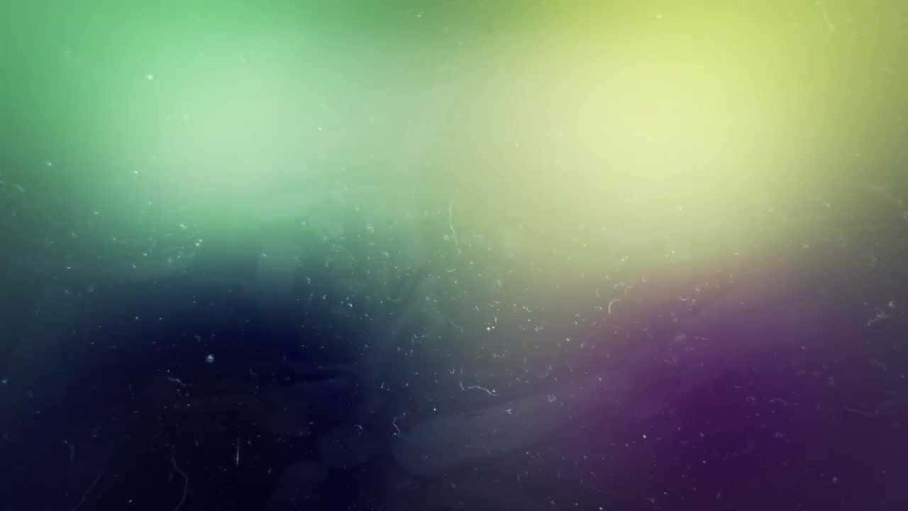 Overlay 桌布 壁紙 — 綠色、黃色和紫色的夢幻漸變，帶有浮動粒子和柔和的光線條紋。