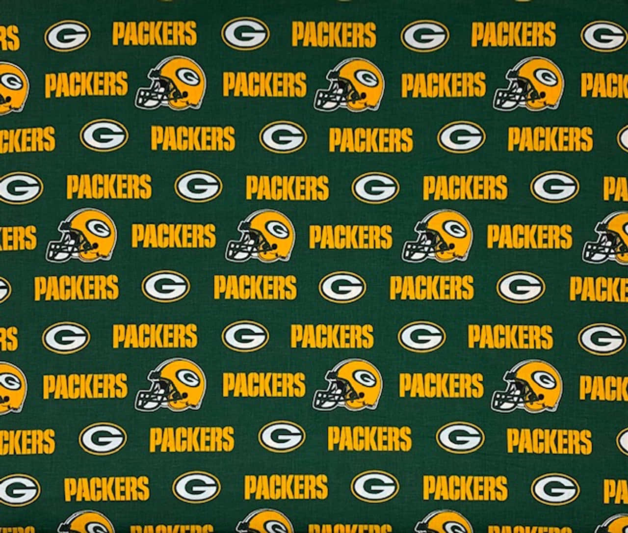 Packers 桌布 壁紙 — 綠色布料，帶有重複的黃色綠灣包裝工隊標誌和頭盔，形成大膽圖案。