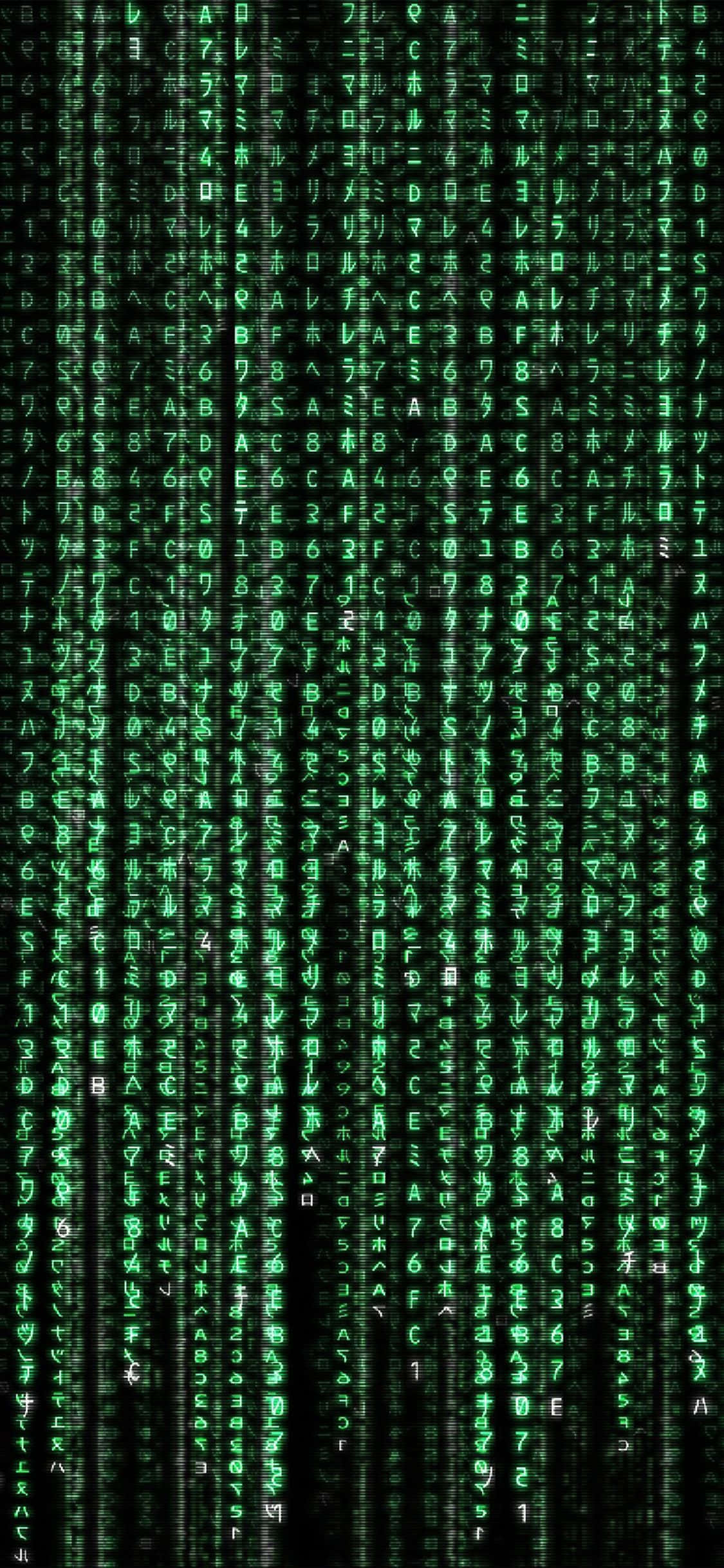 桌布 壁紙 — 綠色數位代碼在黑色背景上垂直流下，呈現 Matrix 風格的視覺效果。