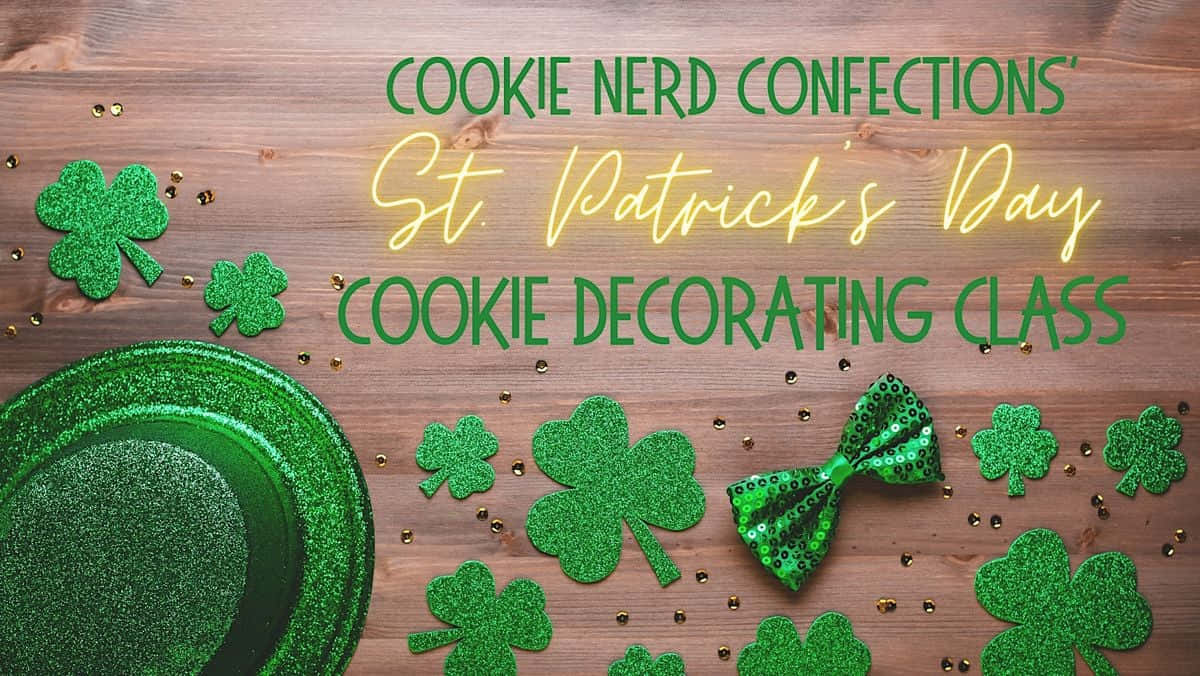 St Patrick's Day 桌布 壁紙 — 綠色閃粉三葉草和蝴蝶結裝飾著木桌，用於聖派翠克節餅乾裝飾班。