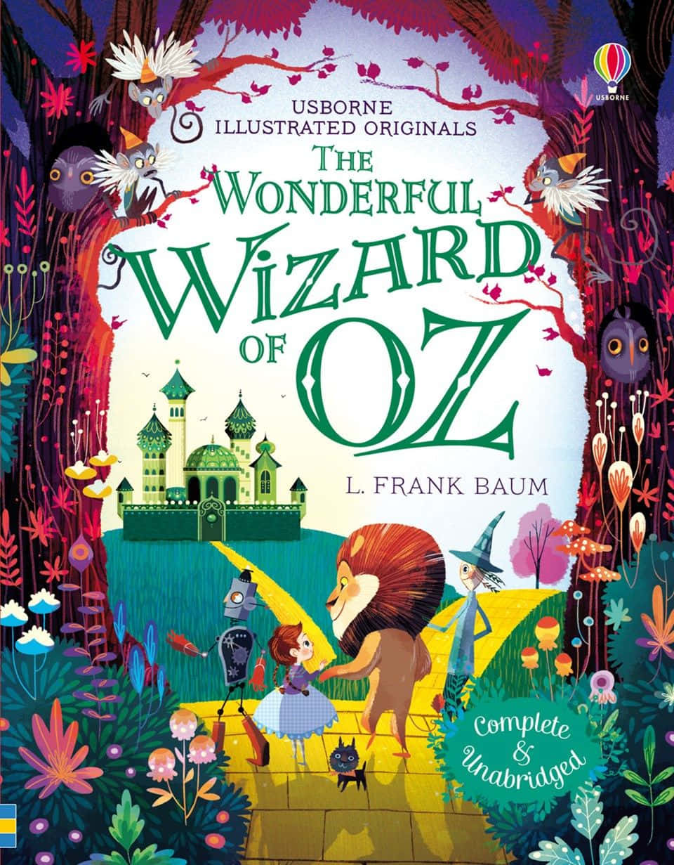 wizard of oz 桌布 壁紙 — 《綠野仙蹤》的鮮豔插圖封面，描繪桃樂絲、獅子、稻草人和錫人沿著黃磚路走向一座被奇異動植物環繞的綠色城堡。