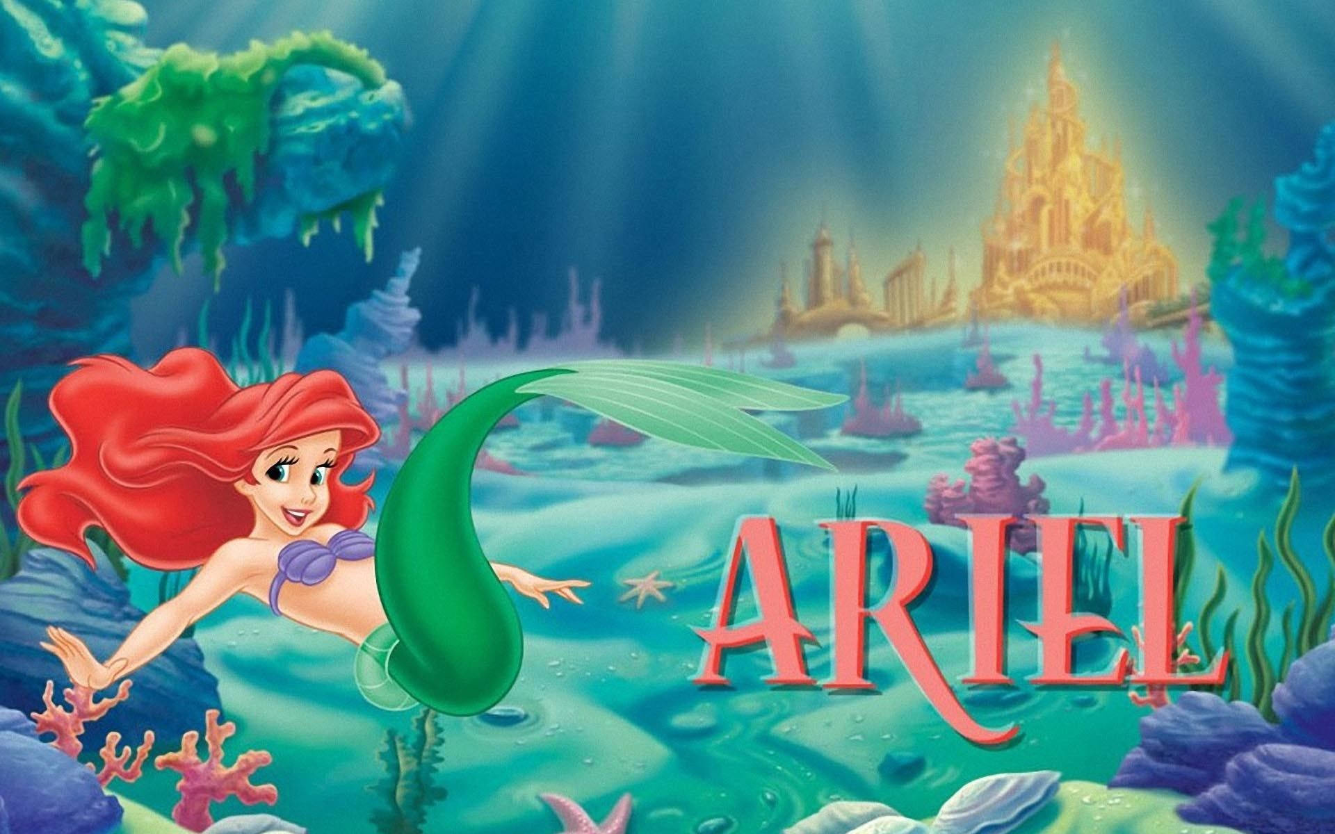The Little Mermaid 桌布 壁紙 — 美人魚艾莉兒愉快地游過充滿活力的珊瑚礁，朝發光的水底城堡游去。