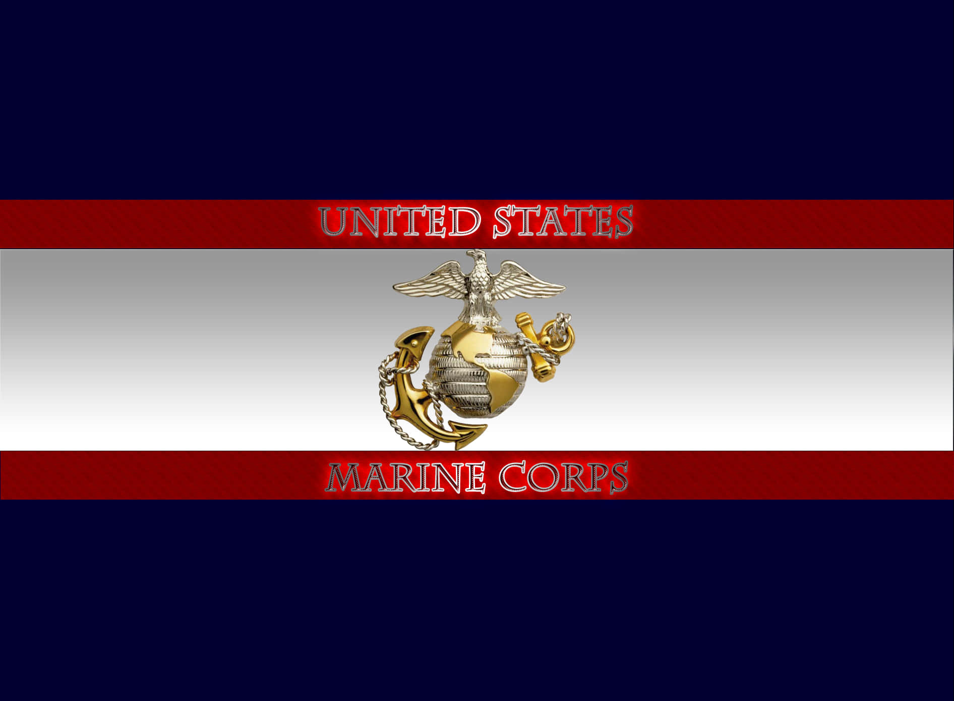 Usmc 桌布 壁紙 — 美國海軍陸戰隊徽章居中於一面有紅、白、藍條紋的旗幟上。