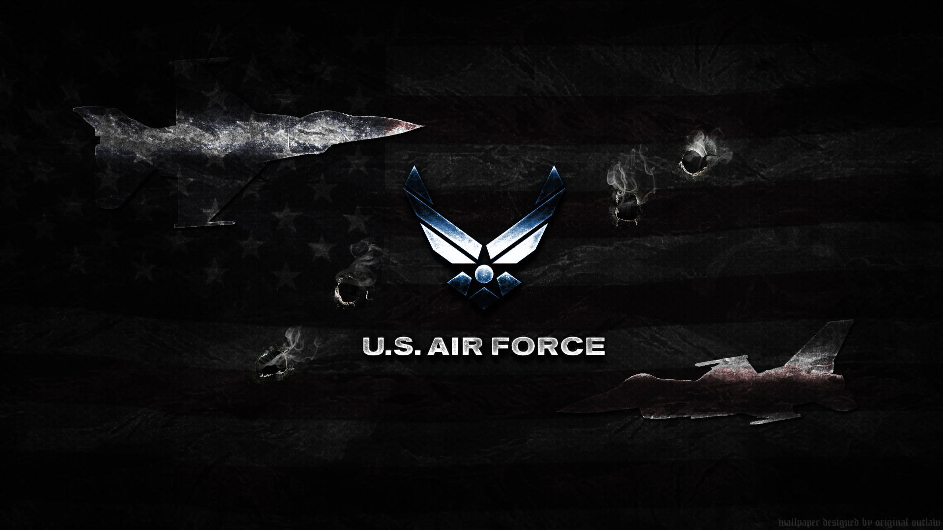 Air Force 桌布 壁紙 — 美國空軍標誌居中於破損的美國國旗上，帶有戰鬥機和彈孔，風格黑暗粗獷。