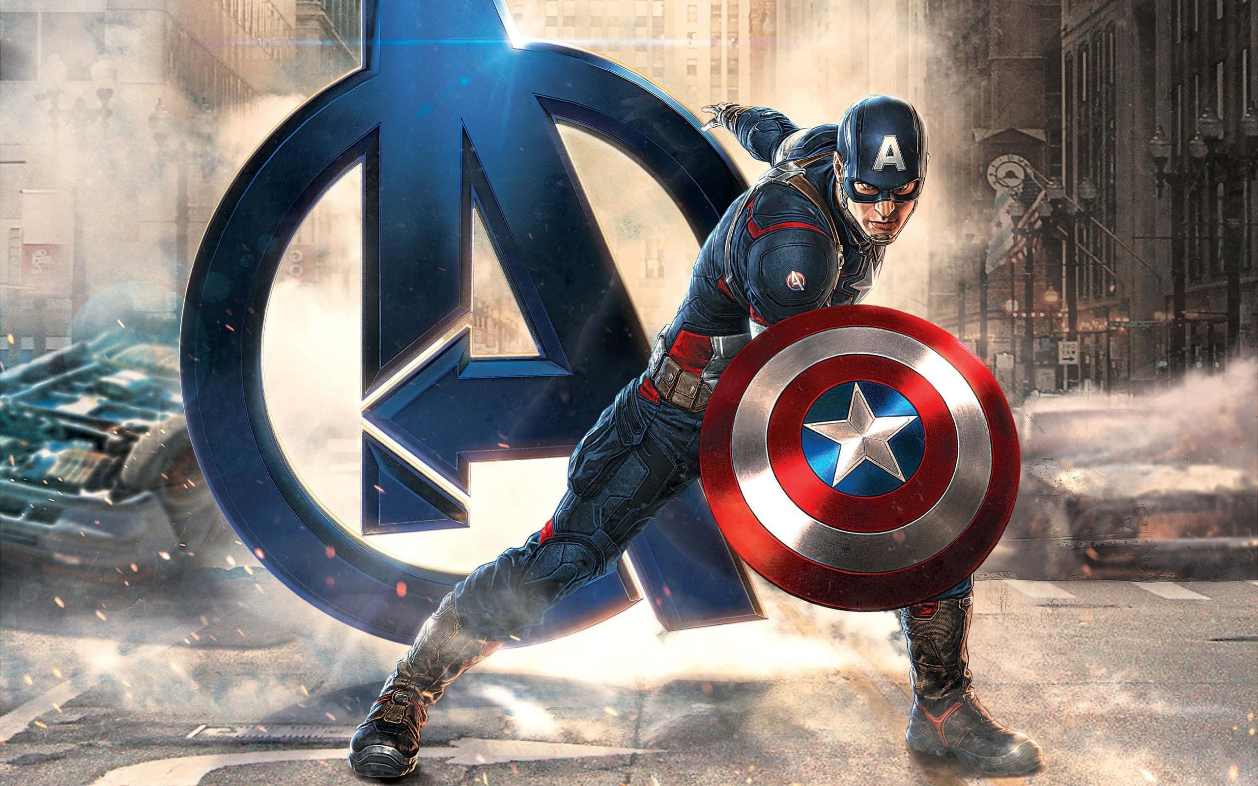 Best Captain America 桌布 壁紙 — 美國隊長英雄式地站在城市街道上，手持他標誌性的盾牌，復仇者聯盟標誌在他身後發光。