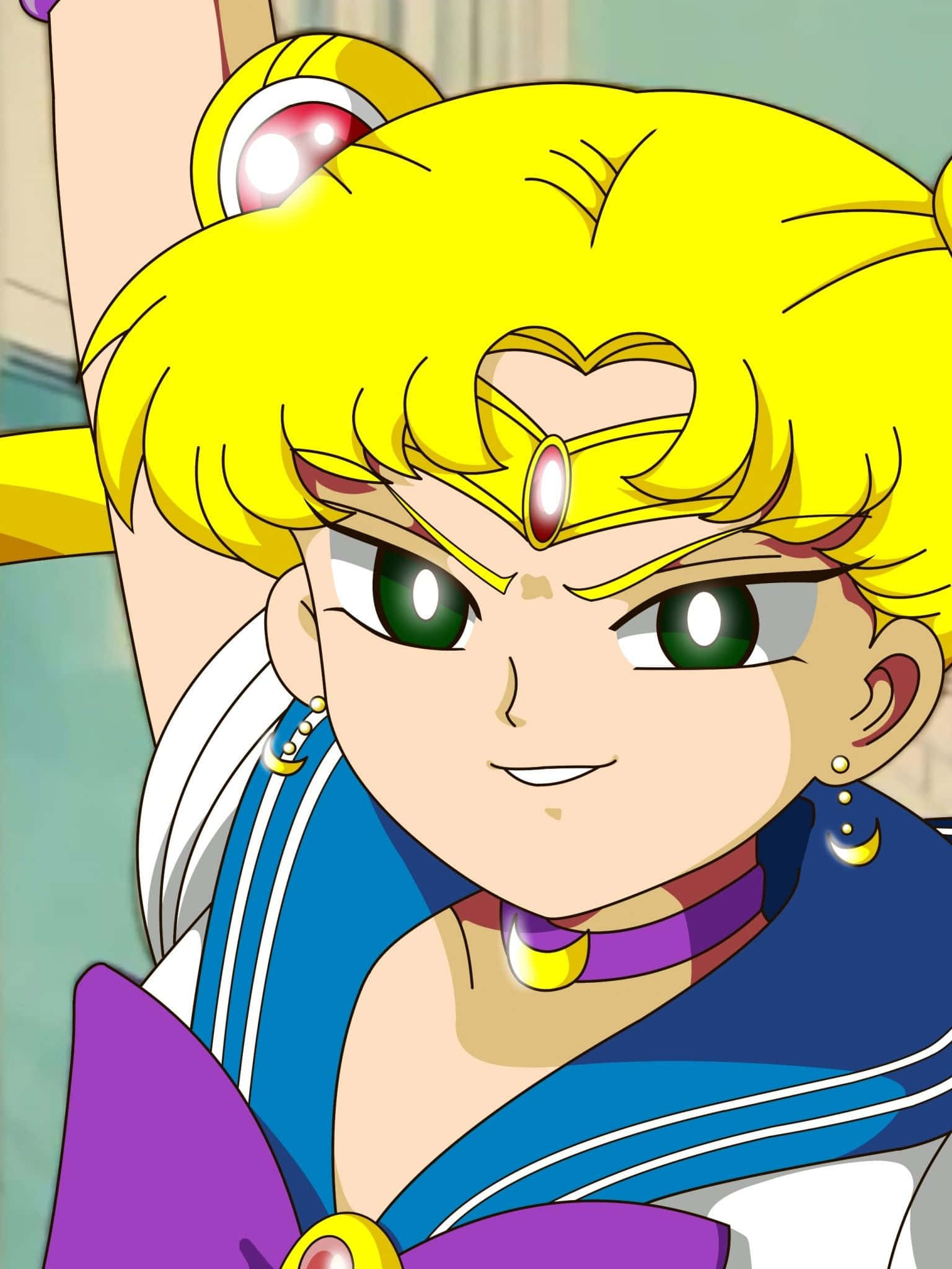 Aesthetic Sailor Moon 桌布 壁紙 — 美少女戰士穿著標誌性的藍色和紫色水手服，擁有堅定的綠色眼睛和舉起的手臂。