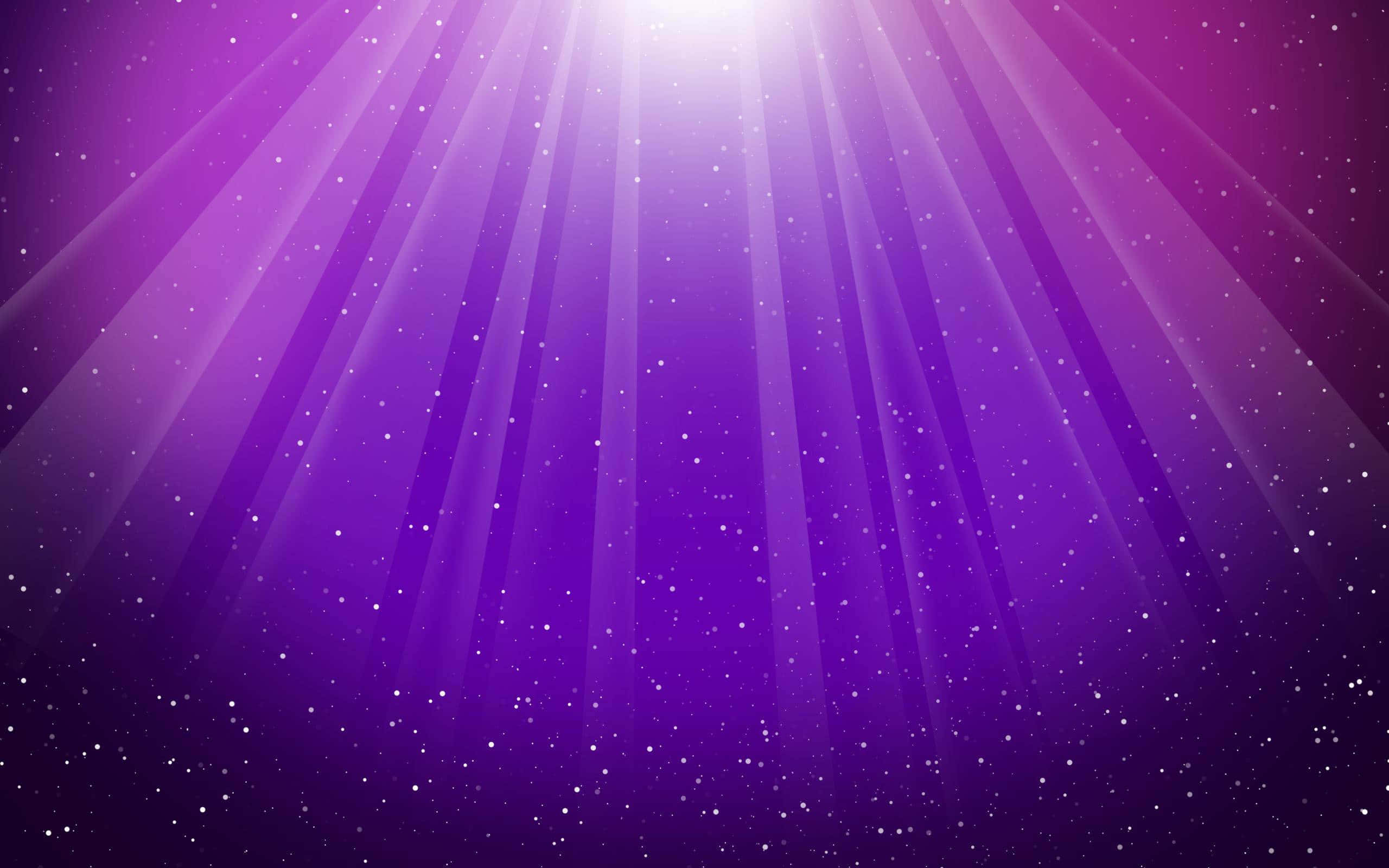 Solid 桌布 壁紙 — 耀眼的光束穿過佈滿星星的紫色宇宙，營造出神秘的天體光芒。