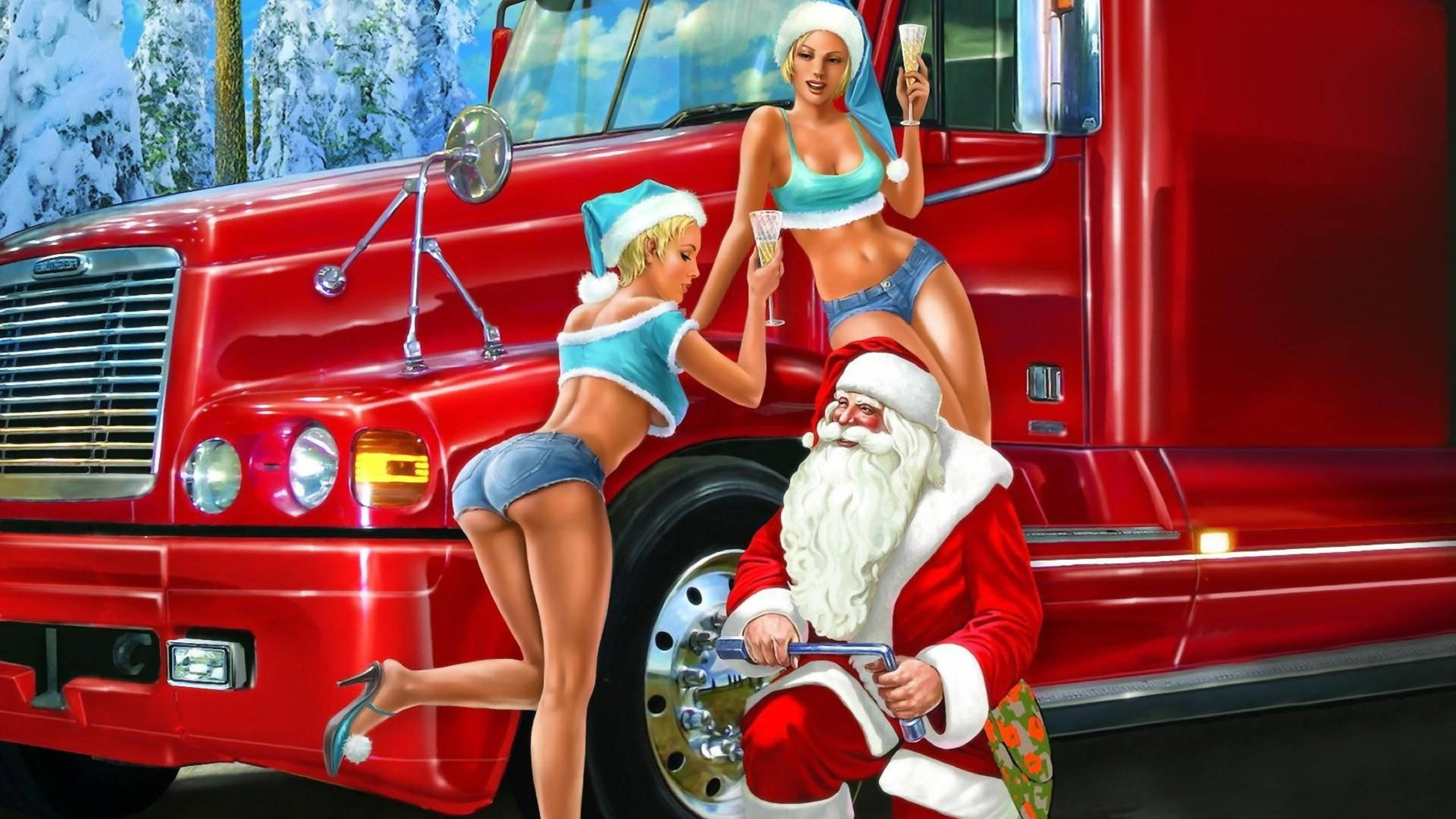 Santa Claus 桌布 壁紙 — 聖誕老人和兩位穿著清涼、戴著聖誕帽的女性在雪地森林中一輛紅色半掛卡車旁調情地擺姿勢。