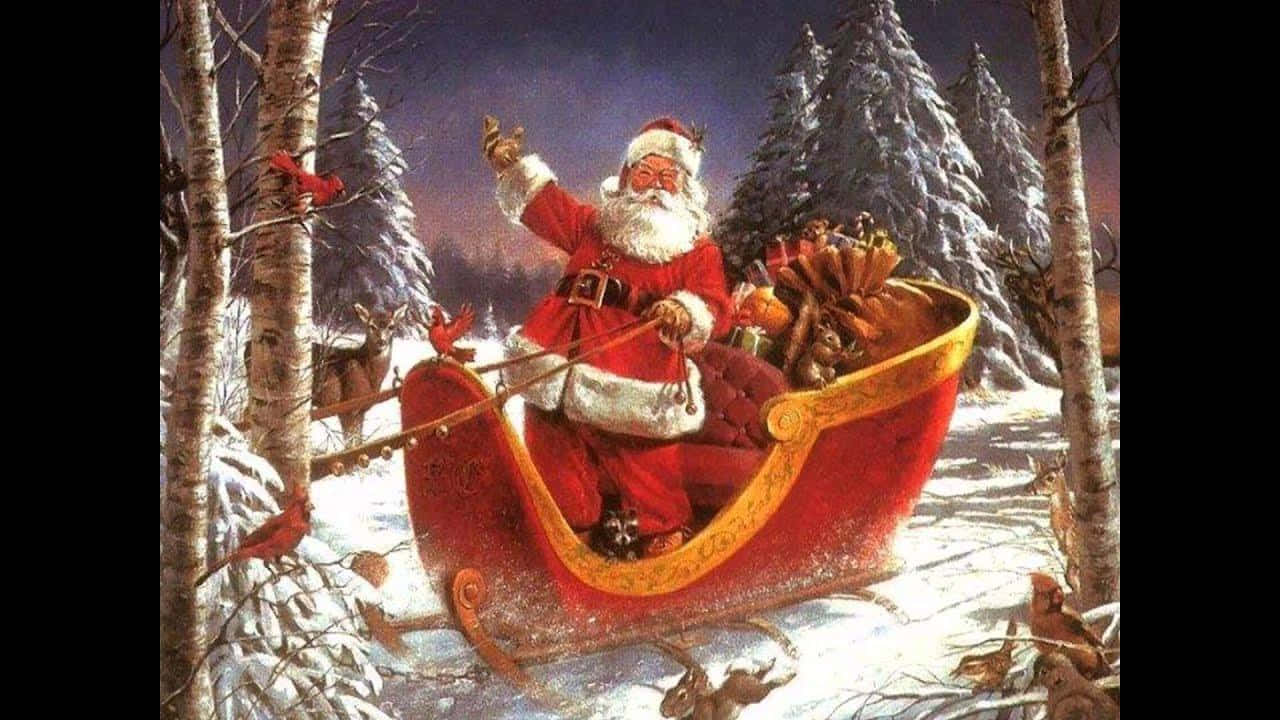 Santa 桌布 壁紙 — 聖誕老人從他裝滿禮物的紅色雪橇上愉快地揮手，在黃昏時分滑過白雪覆蓋的森林。