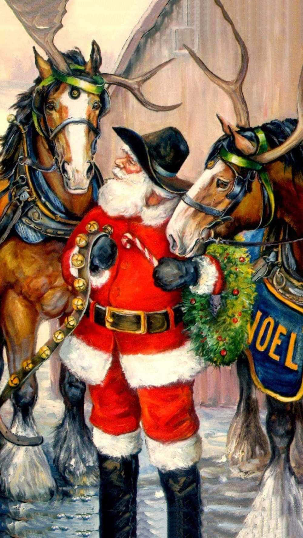 Cowboy Christmas 桌布 壁紙 — 聖誕老人身穿紅色西裝，在雪地馬廄中，旁邊有兩頭馴鹿套著雪橇，手持拐杖糖和花環。