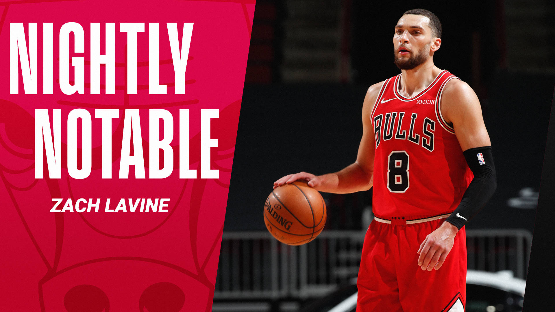Zach 桌布 壁紙 — 職業籃球運動員 Zach Lavine 身穿紅色公牛隊球衣，在鮮豔的粉紅色圖形背景前手持籃球。