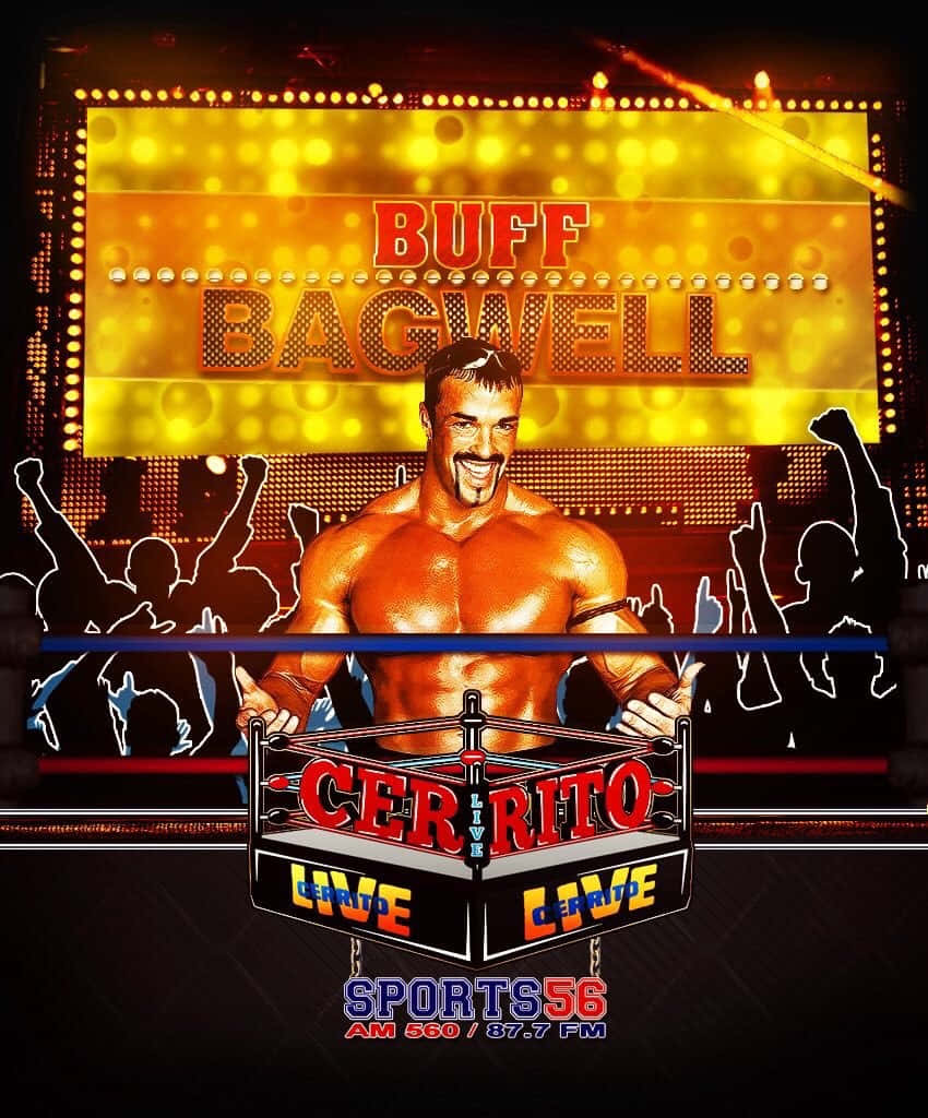 摔角 桌布 壁紙 — 肌肉發達的摔角手 Buff Bagwell 在發光招牌下的擂台上咧嘴笑，背景是歡呼的人群剪影。