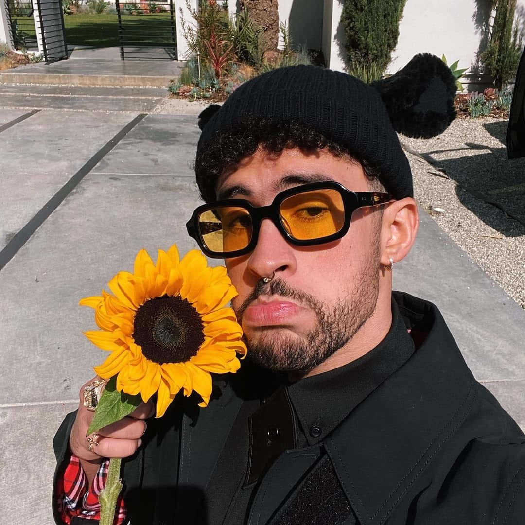 「臣服於氛圍之中」— 壞痞兔 Bad Bunny 壁紙