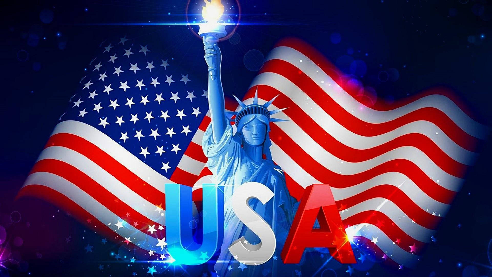 Independence 桌布 壁紙 — 自由女神像手持火炬，站在飄揚的美國國旗前，閃爍的星星和粗體的USA字母在黑暗閃爍的背景上發光。