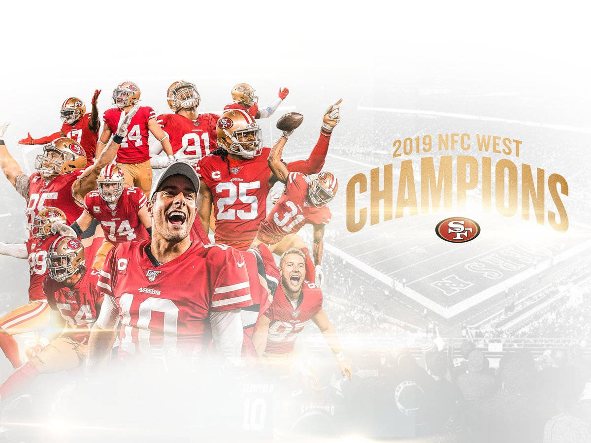運動 桌布 壁紙 — 舊金山49人隊的紅色球衣足球員慶祝勝利，而「2019 NFC West Champions」文字在球場上方發光。